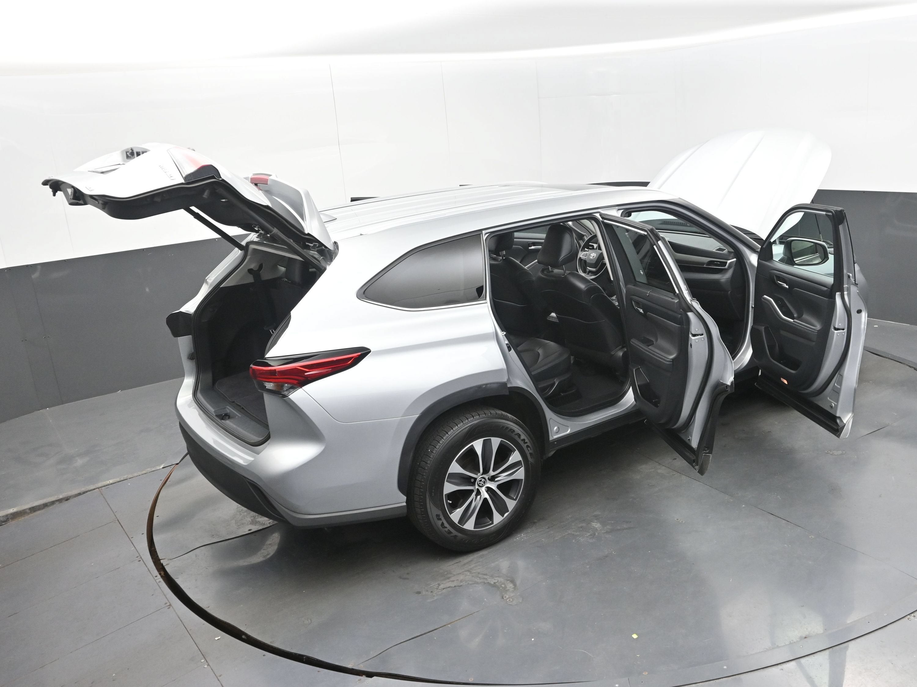 2022 Toyota Highlander Hybrid XLE