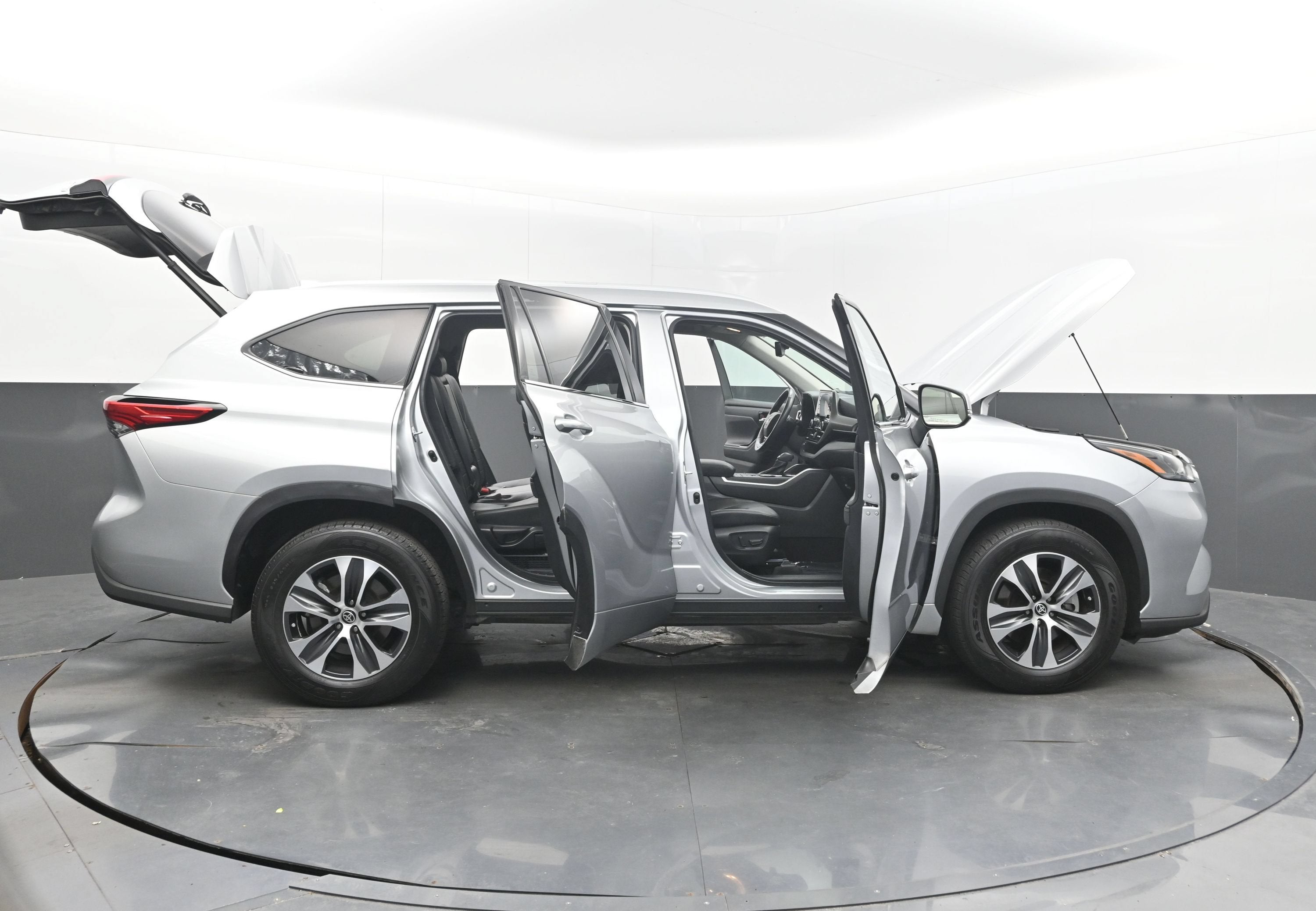 2022 Toyota Highlander Hybrid XLE