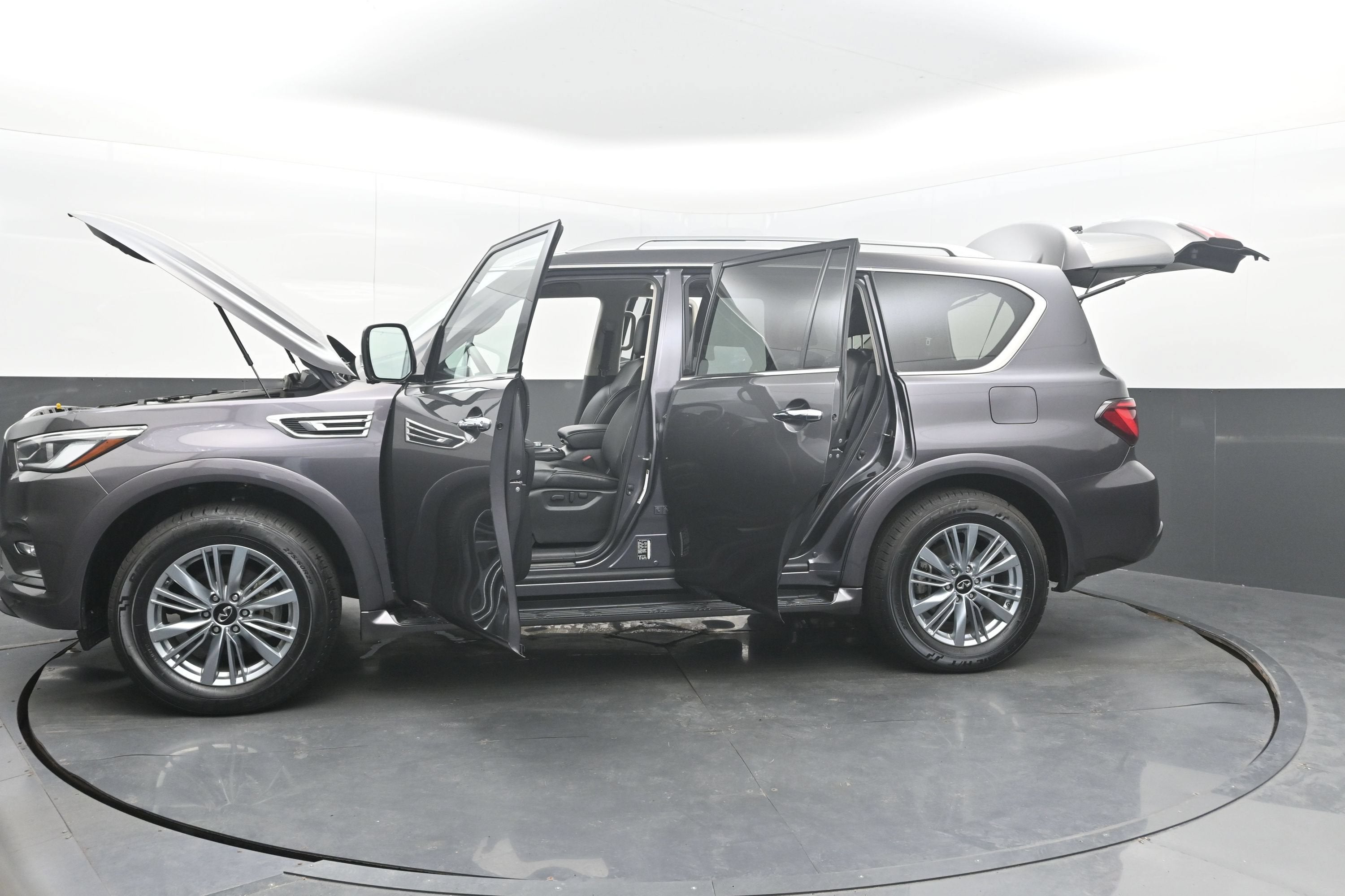 2024 INFINITI QX80 LUXE AWD