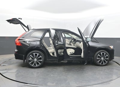 2023 Volvo XC60 B5 Plus Dark Theme