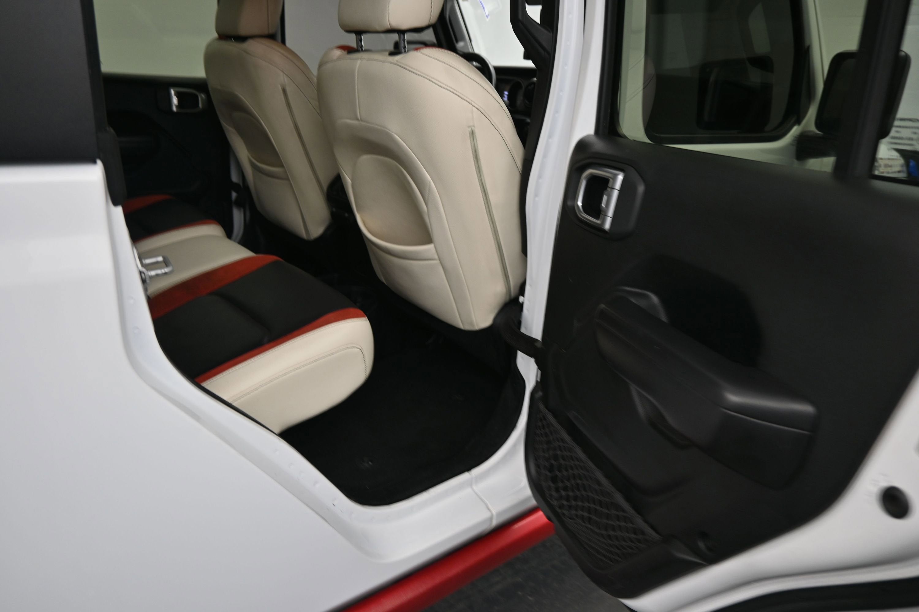 2020 Jeep Gladiator Sport S - Photo 11