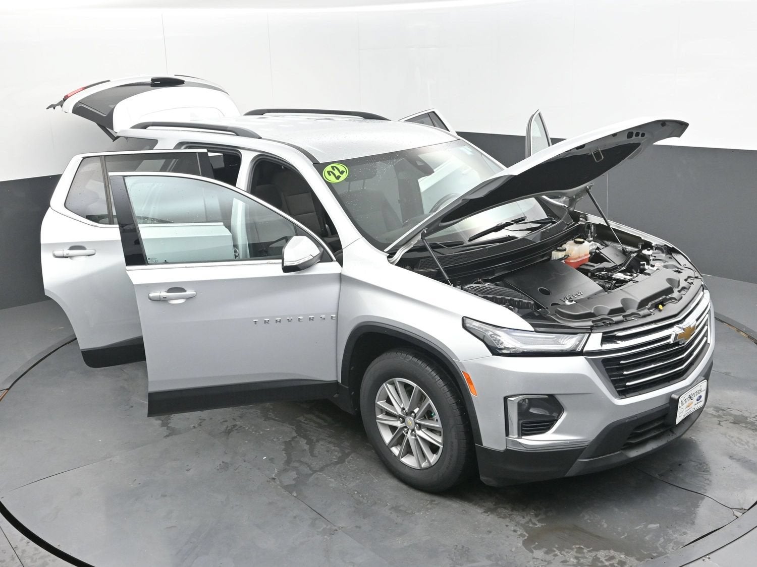 2022 Chevrolet Traverse LT Cloth
