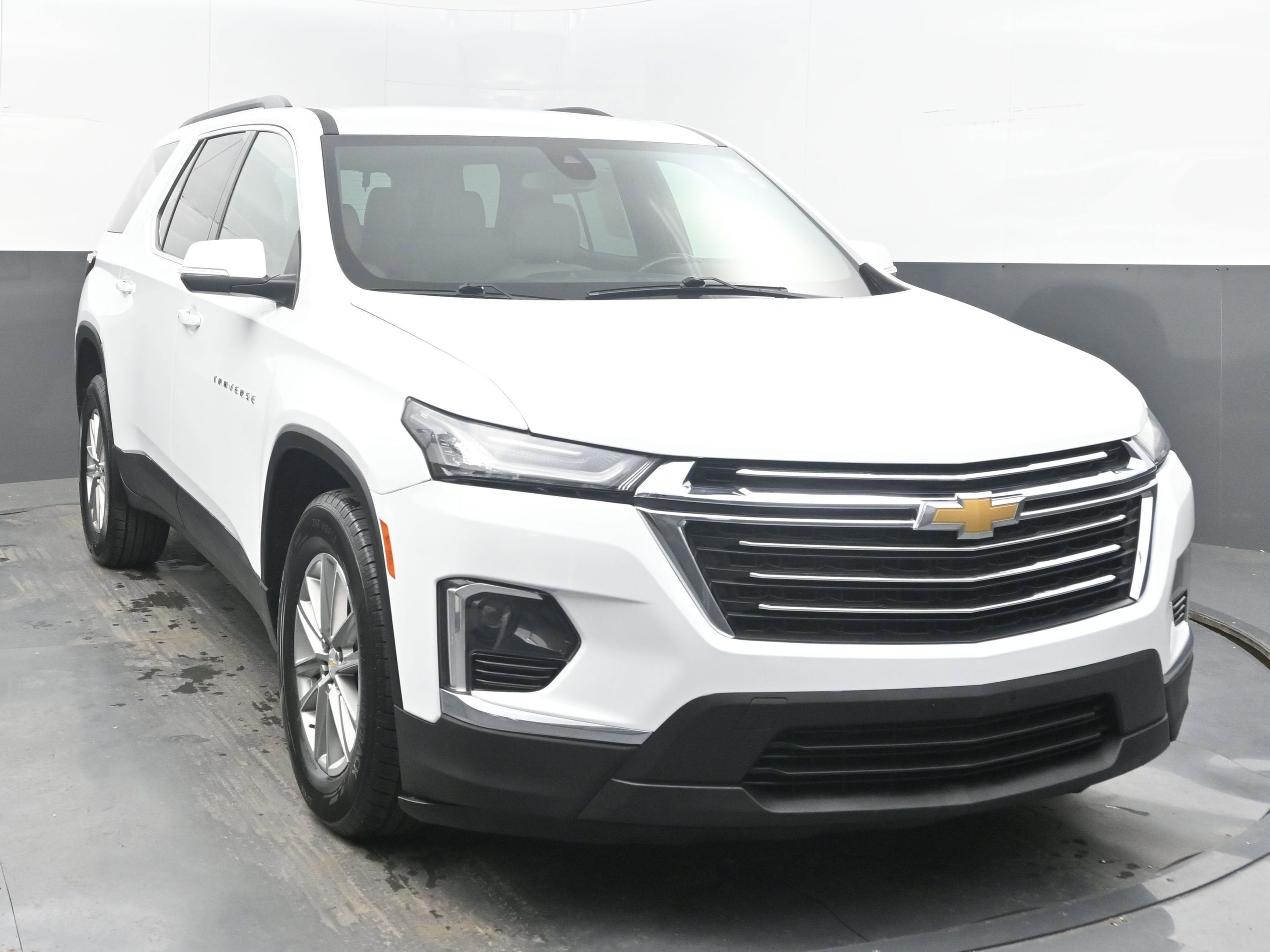 2022 Chevrolet Traverse LT Leather
