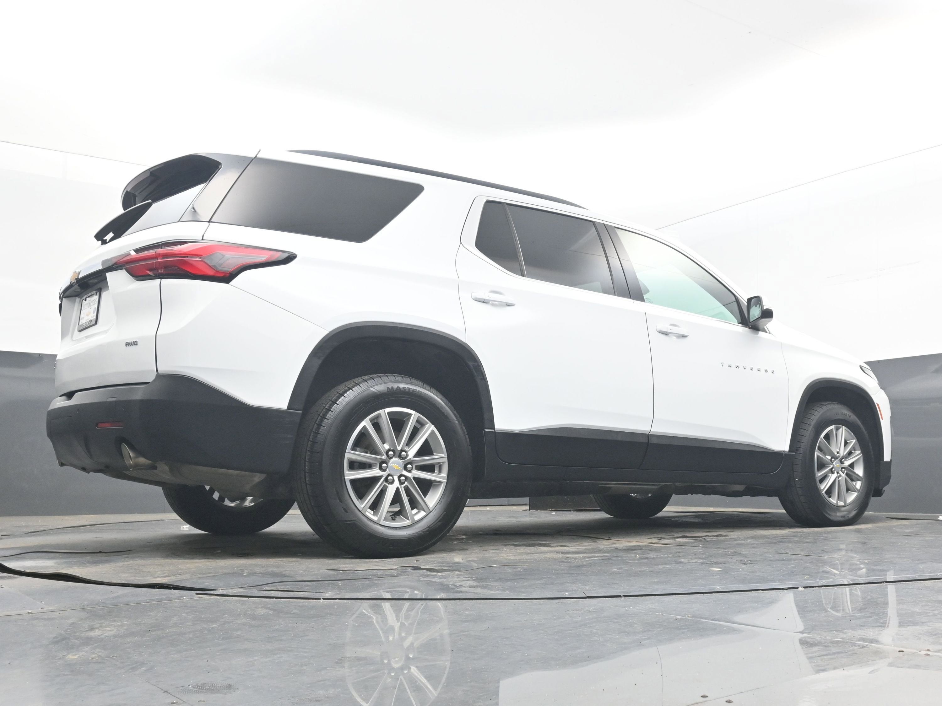2022 Chevrolet Traverse LT Leather