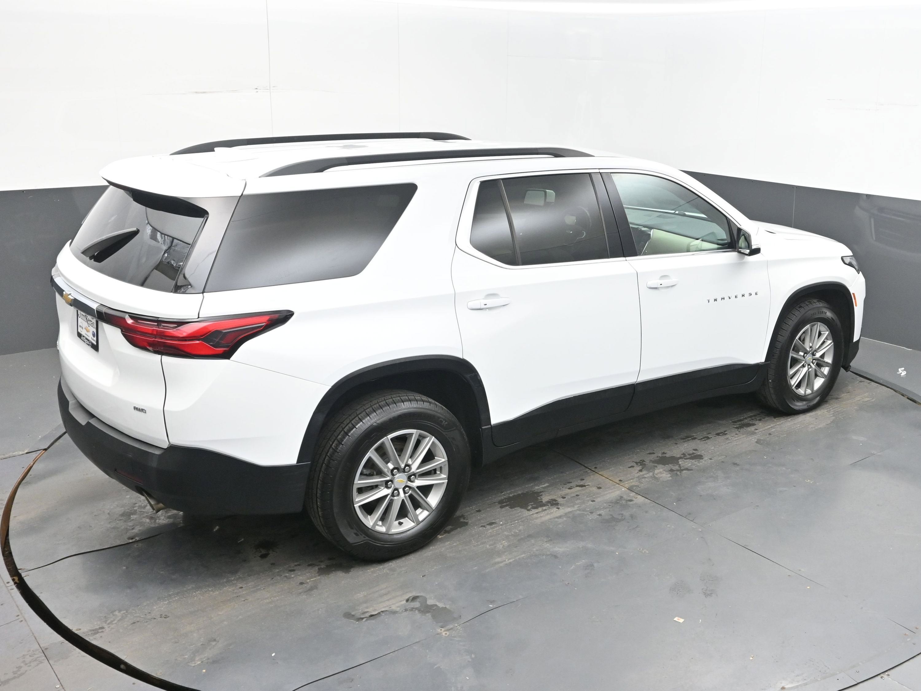 2022 Chevrolet Traverse LT Leather