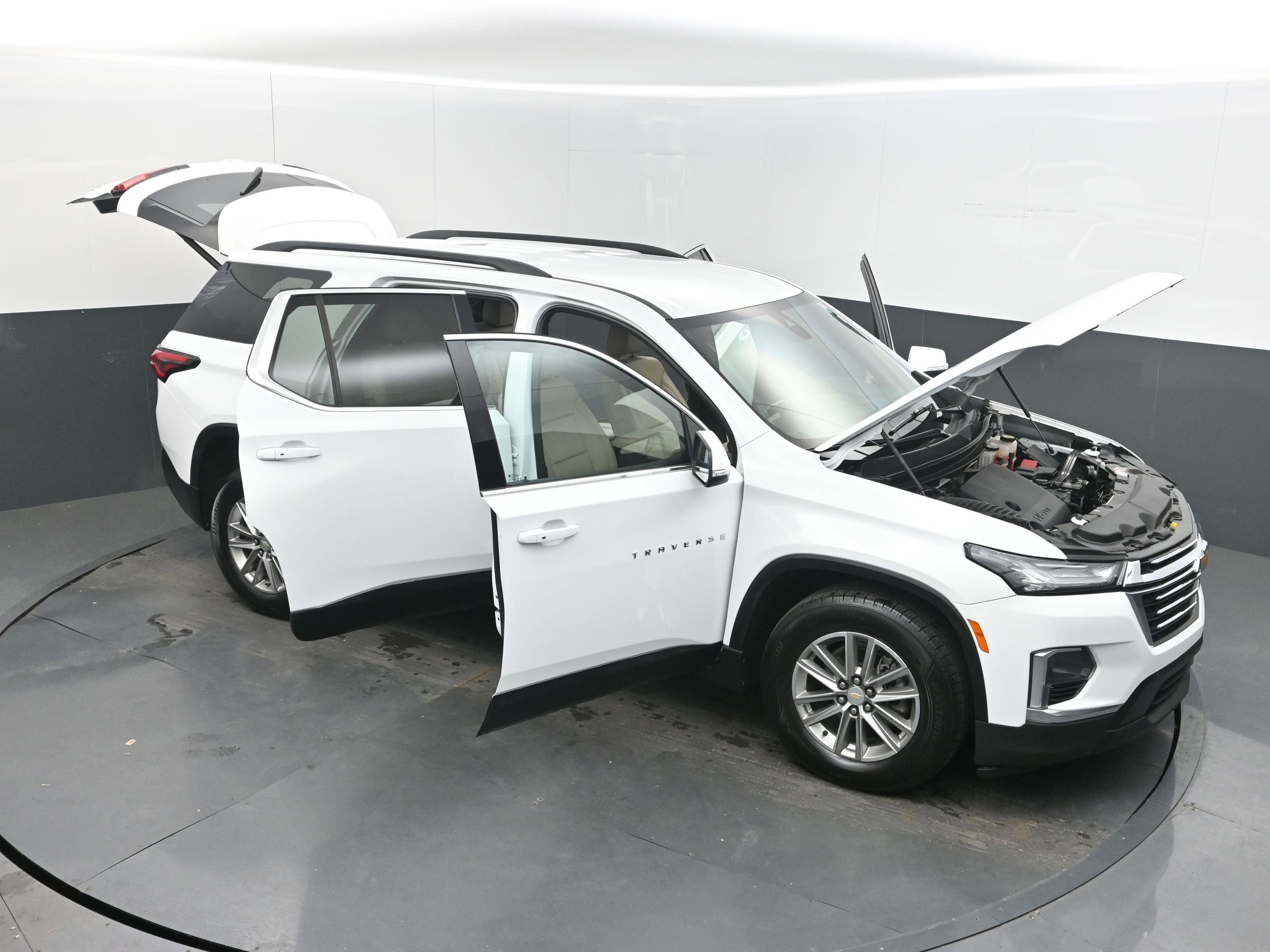 2022 Chevrolet Traverse LT Leather