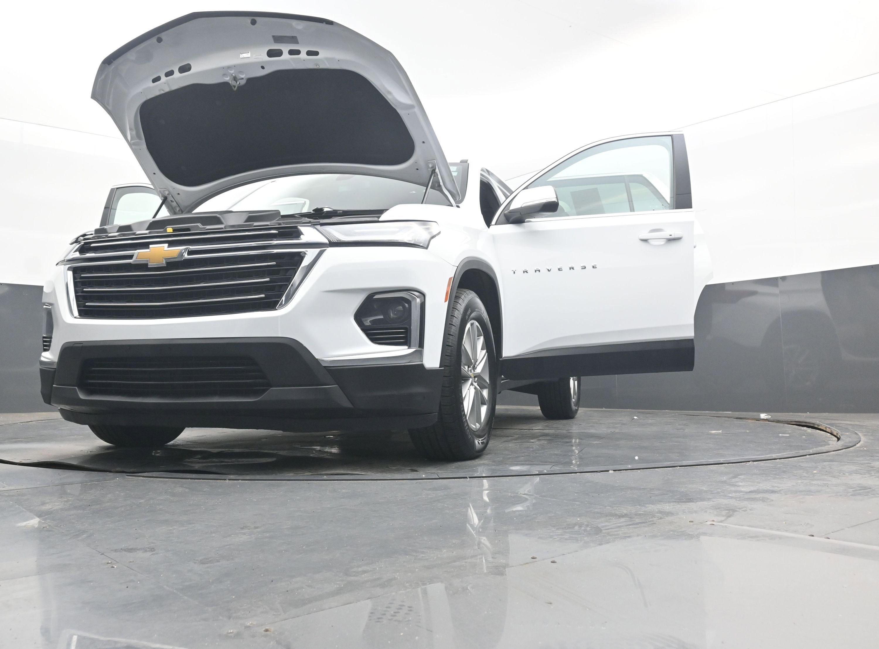 2022 Chevrolet Traverse LT Leather