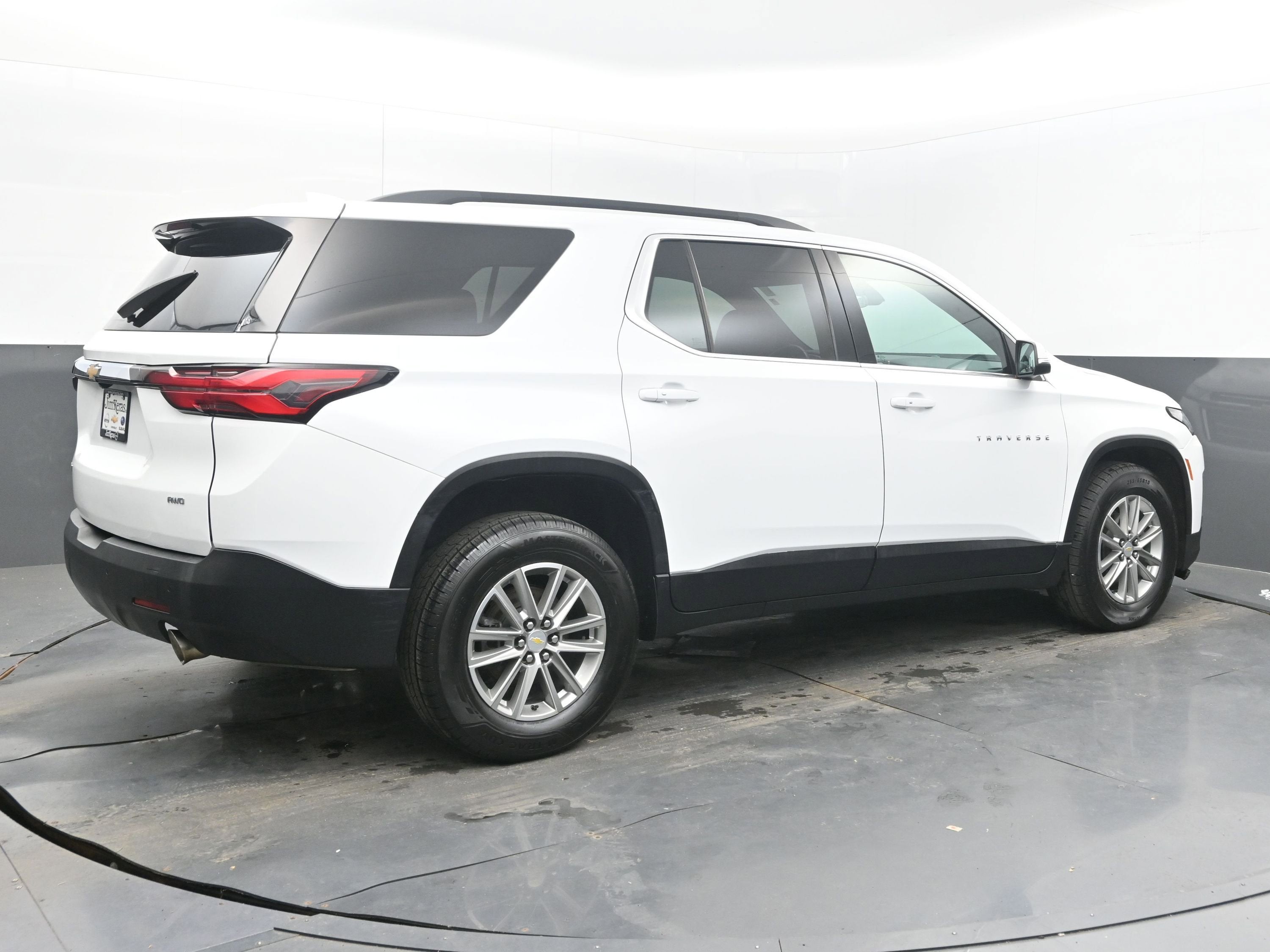 2022 Chevrolet Traverse LT Leather