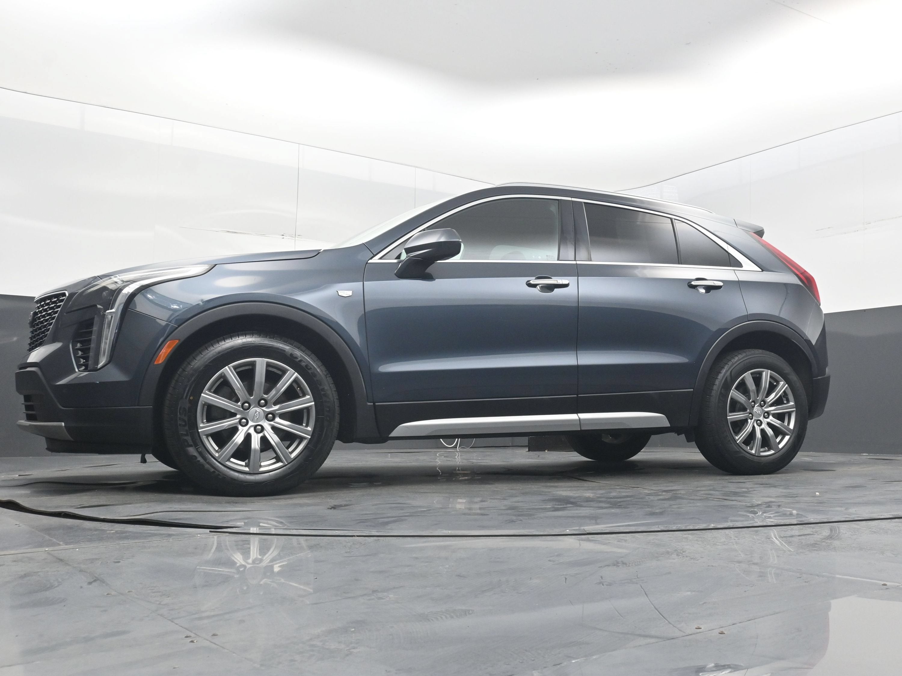 2020 Cadillac XT4 FWD Premium Luxury
