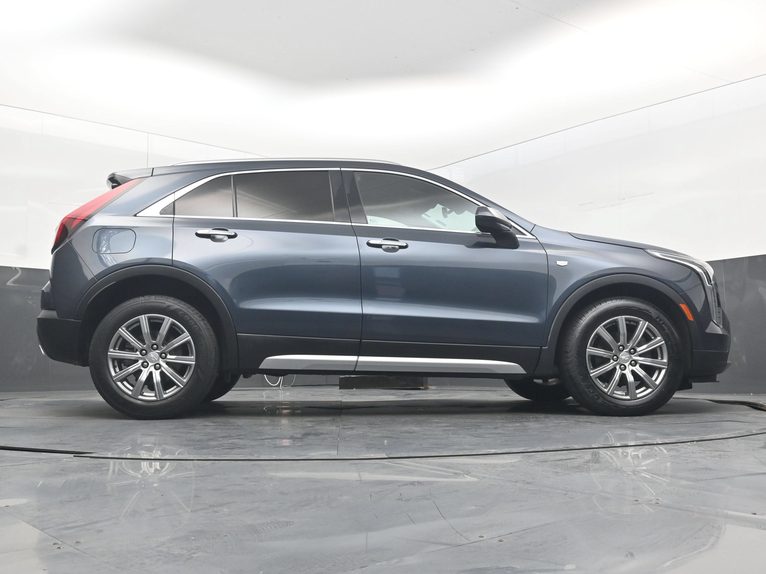 2020 Cadillac XT4 FWD Premium Luxury