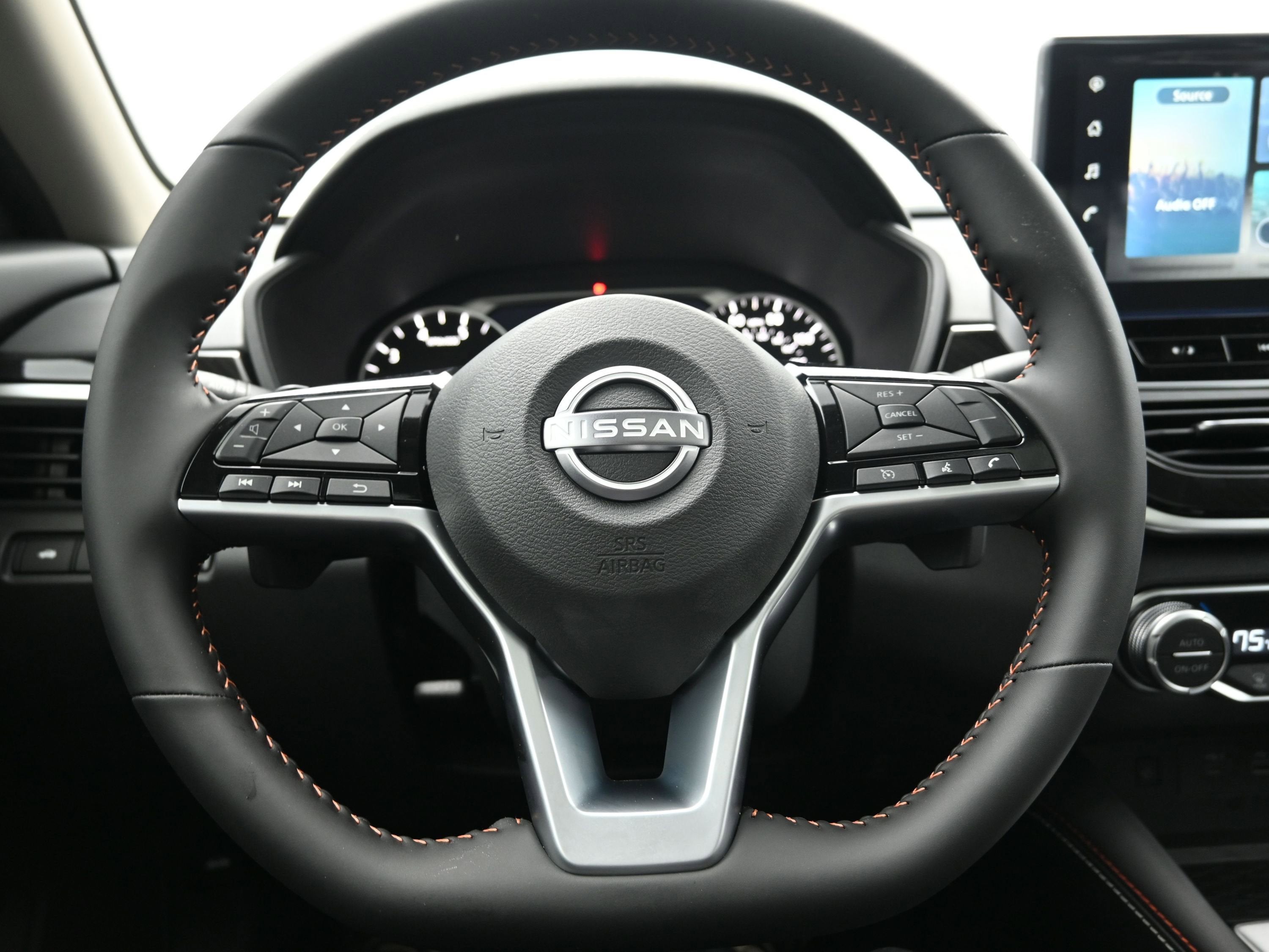 2025 Nissan ALTIMA SR