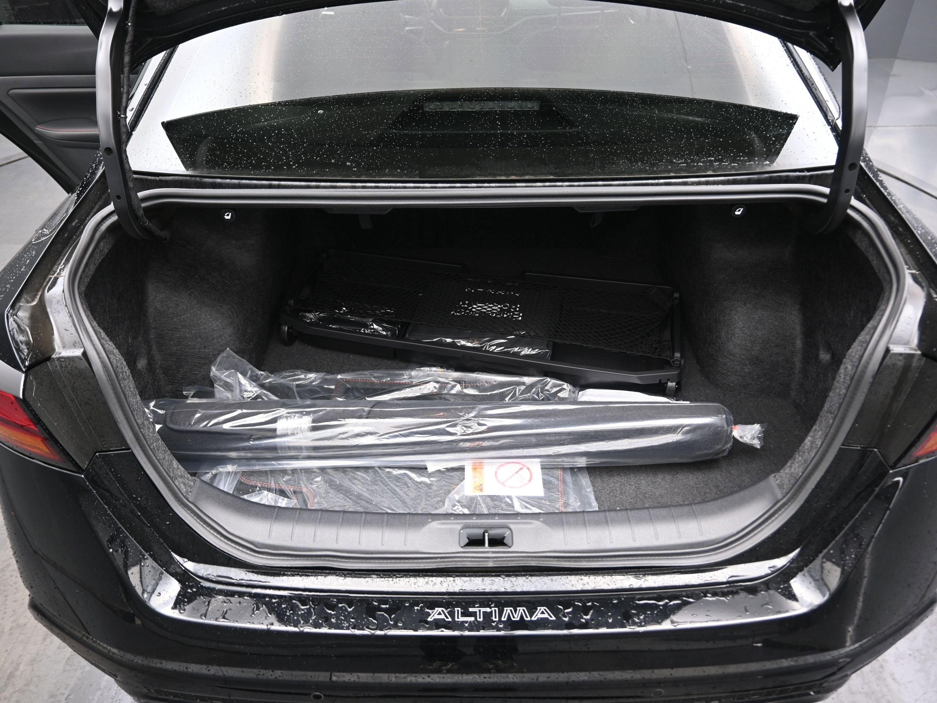 2025 Nissan ALTIMA SR