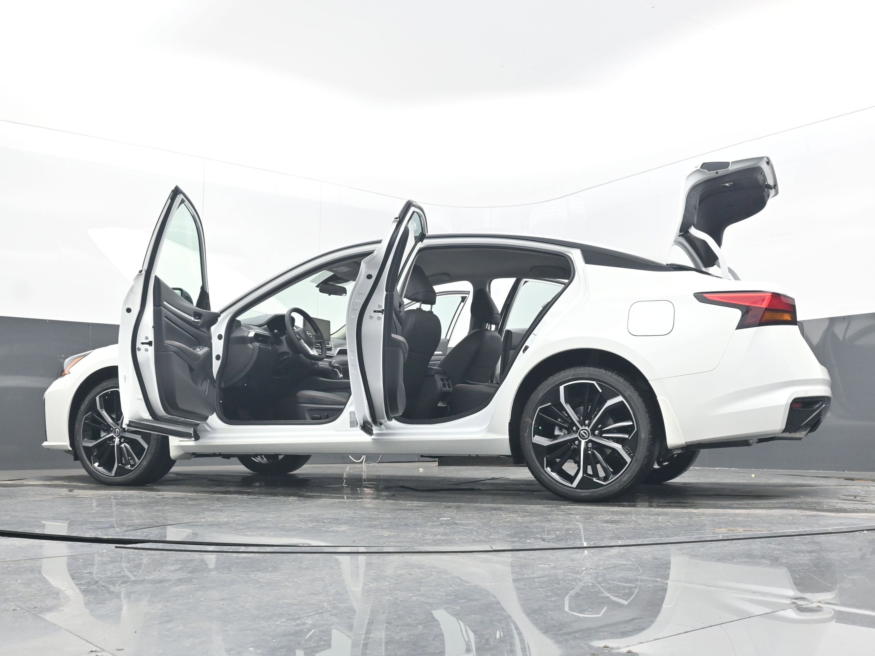 2026 Nissan ALTIMA SR