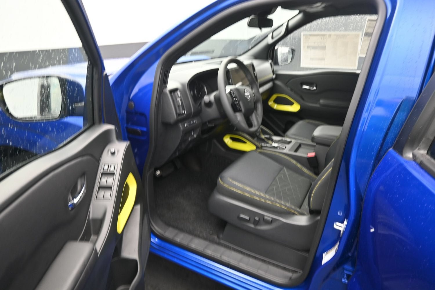 2027 Nissan FRONTIER SV