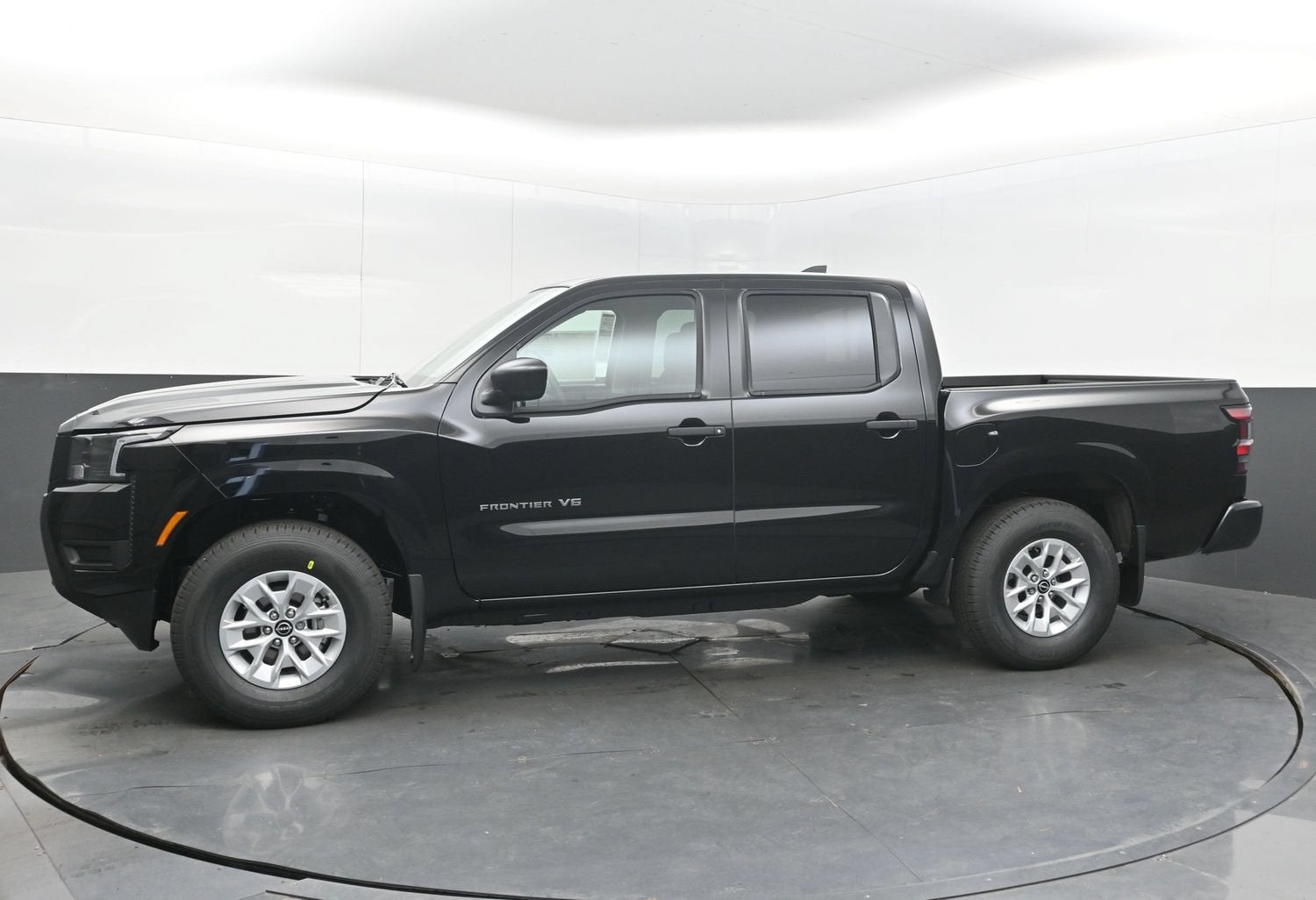 2027 Nissan FRONTIER S