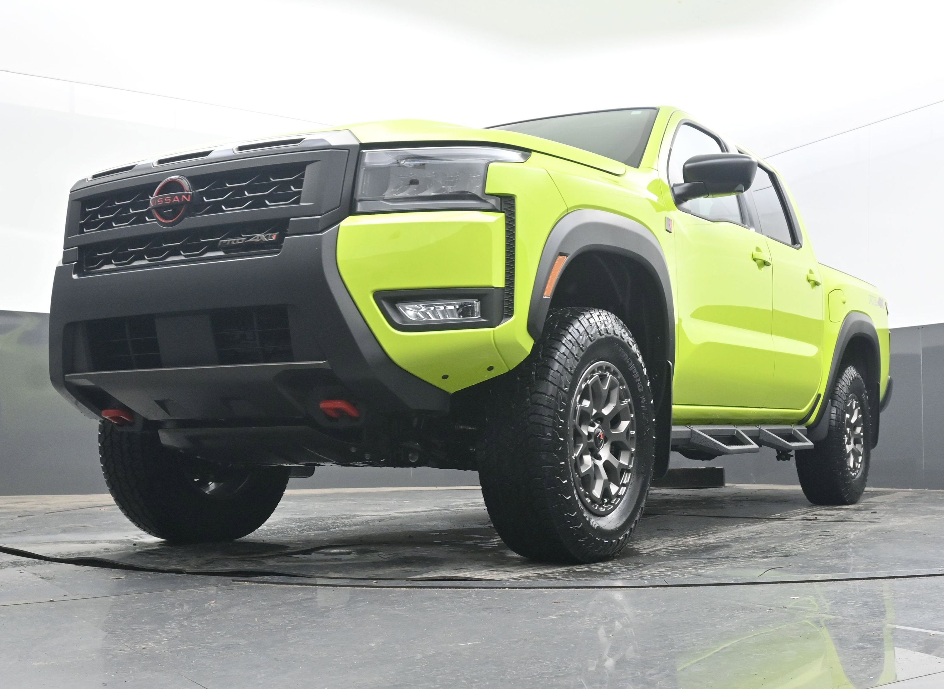 2026 Nissan FRONTIER PRO-4X w/R Package