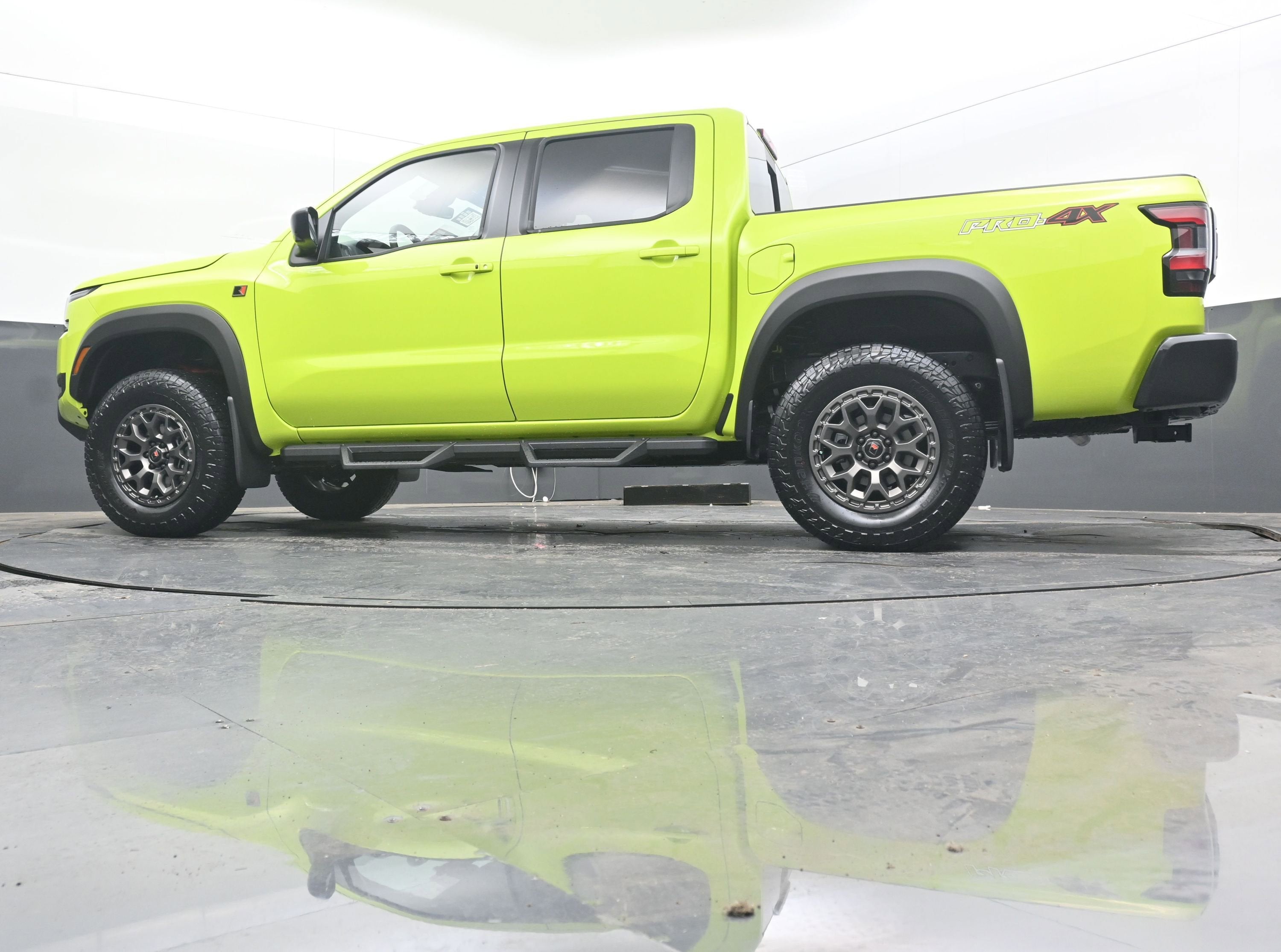 2026 Nissan FRONTIER PRO-4X w/R Package