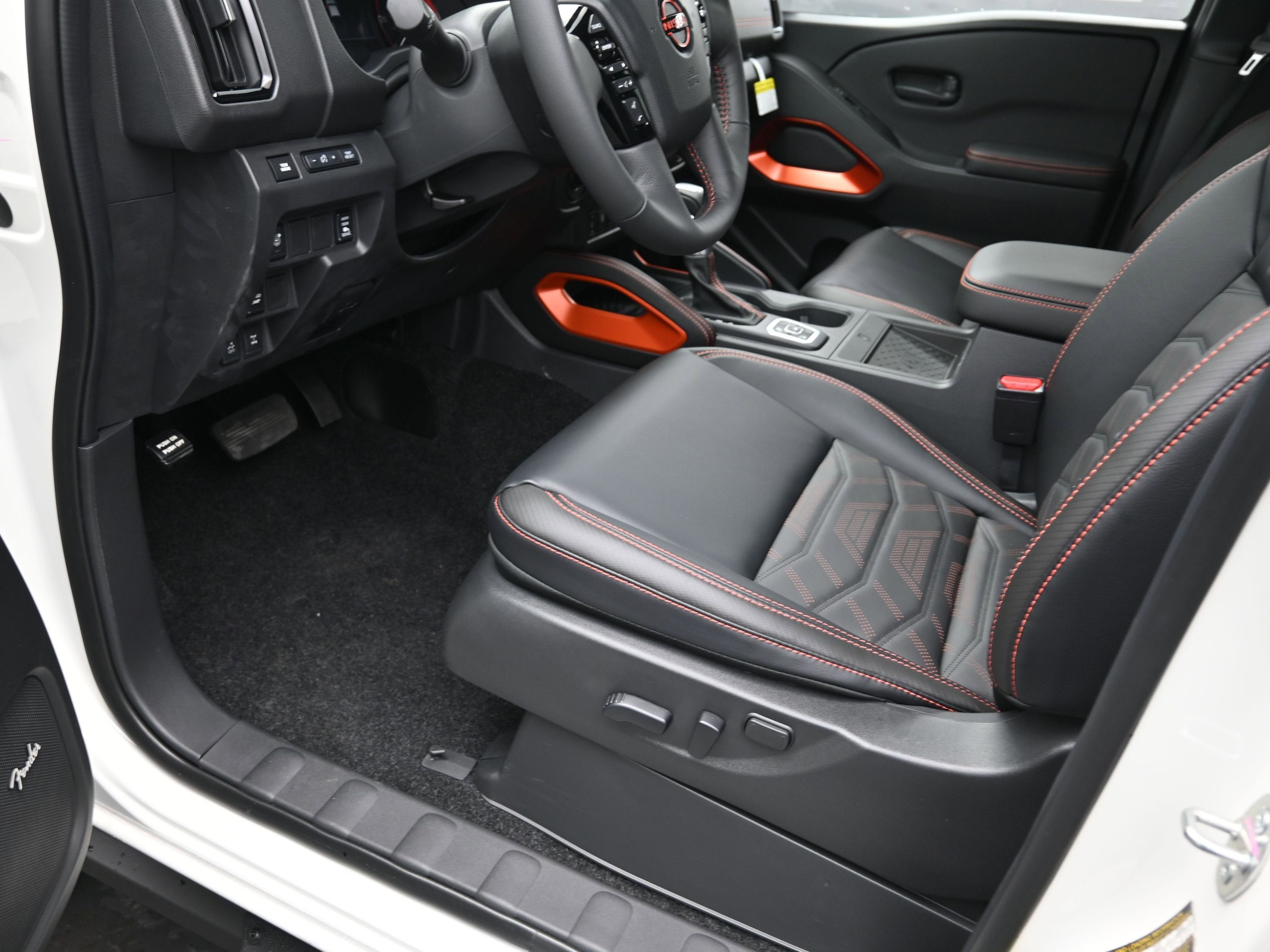 2026 Nissan FRONTIER PRO-4X w/R Package