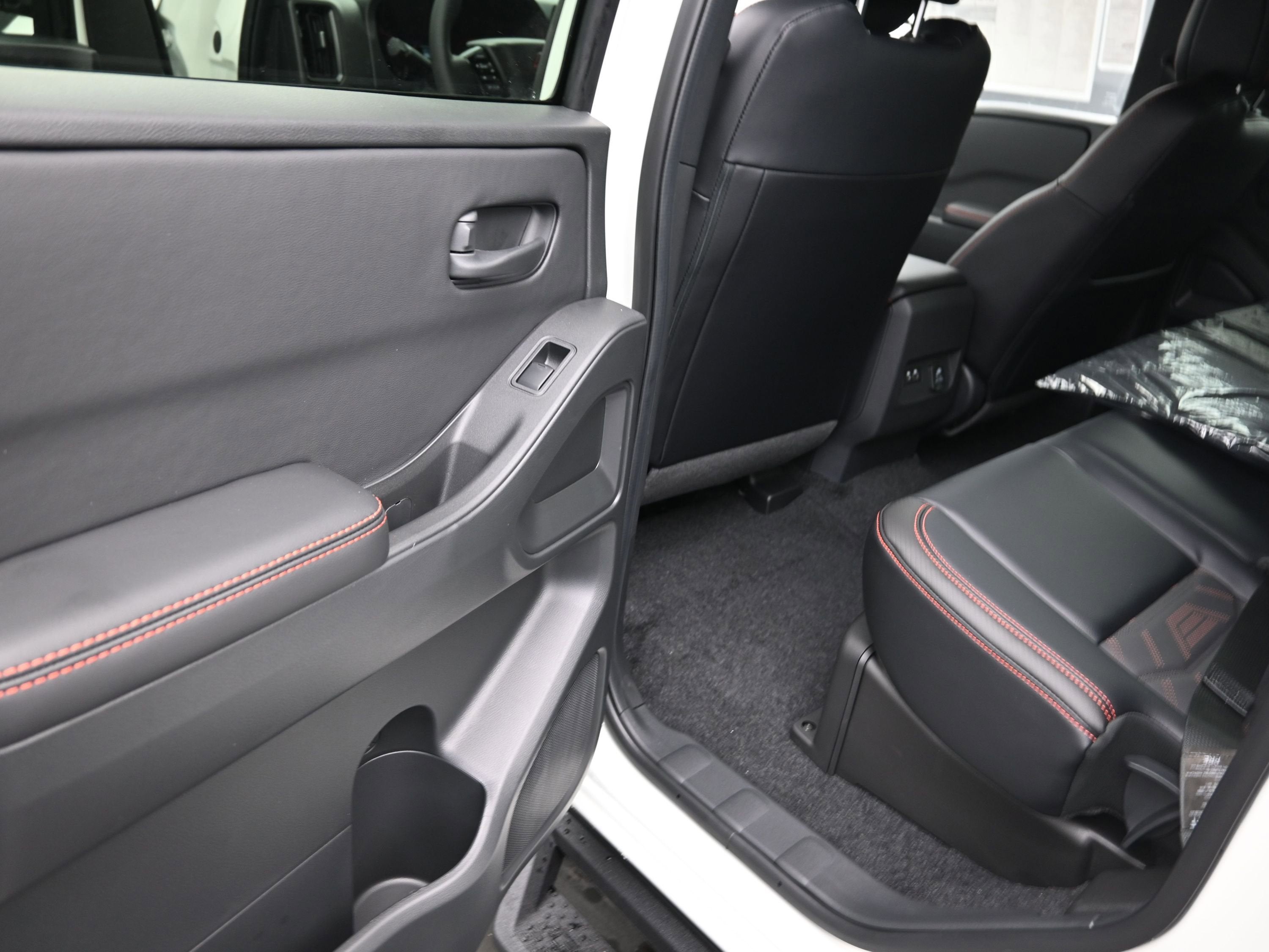 2026 Nissan FRONTIER PRO-4X w/R Package