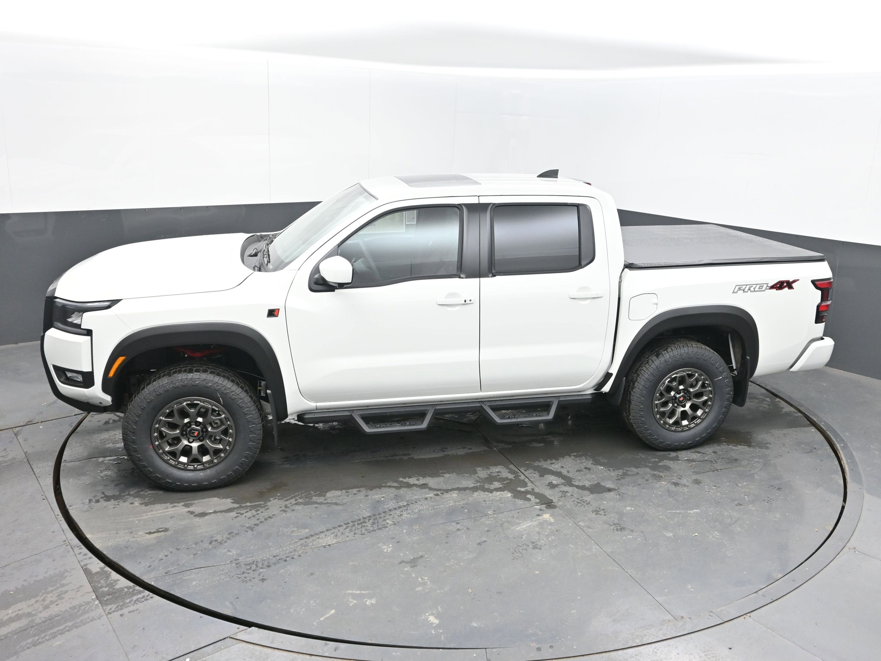 2026 Nissan FRONTIER PRO-4X w/R Package