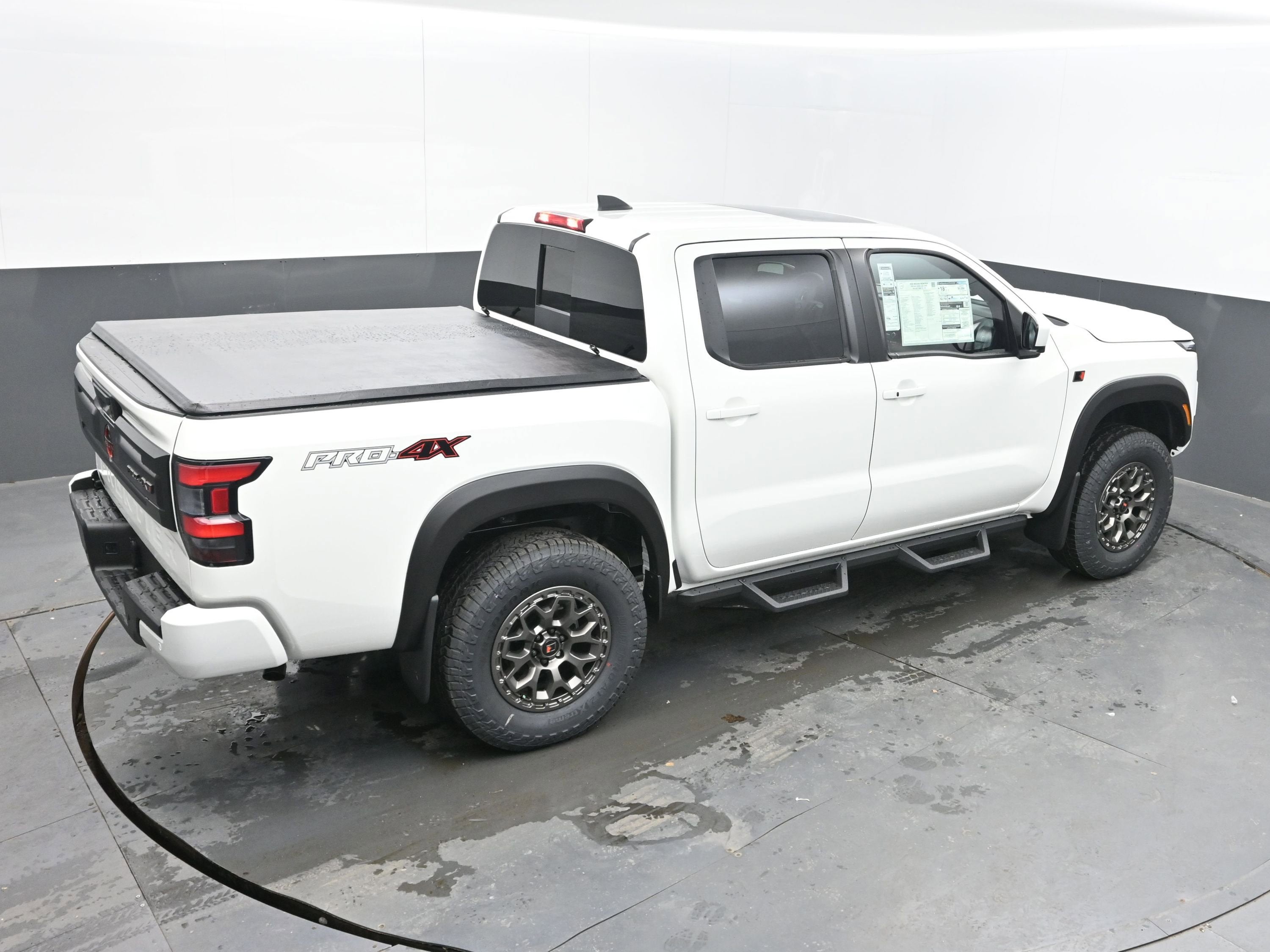 2026 Nissan FRONTIER PRO-4X w/R Package