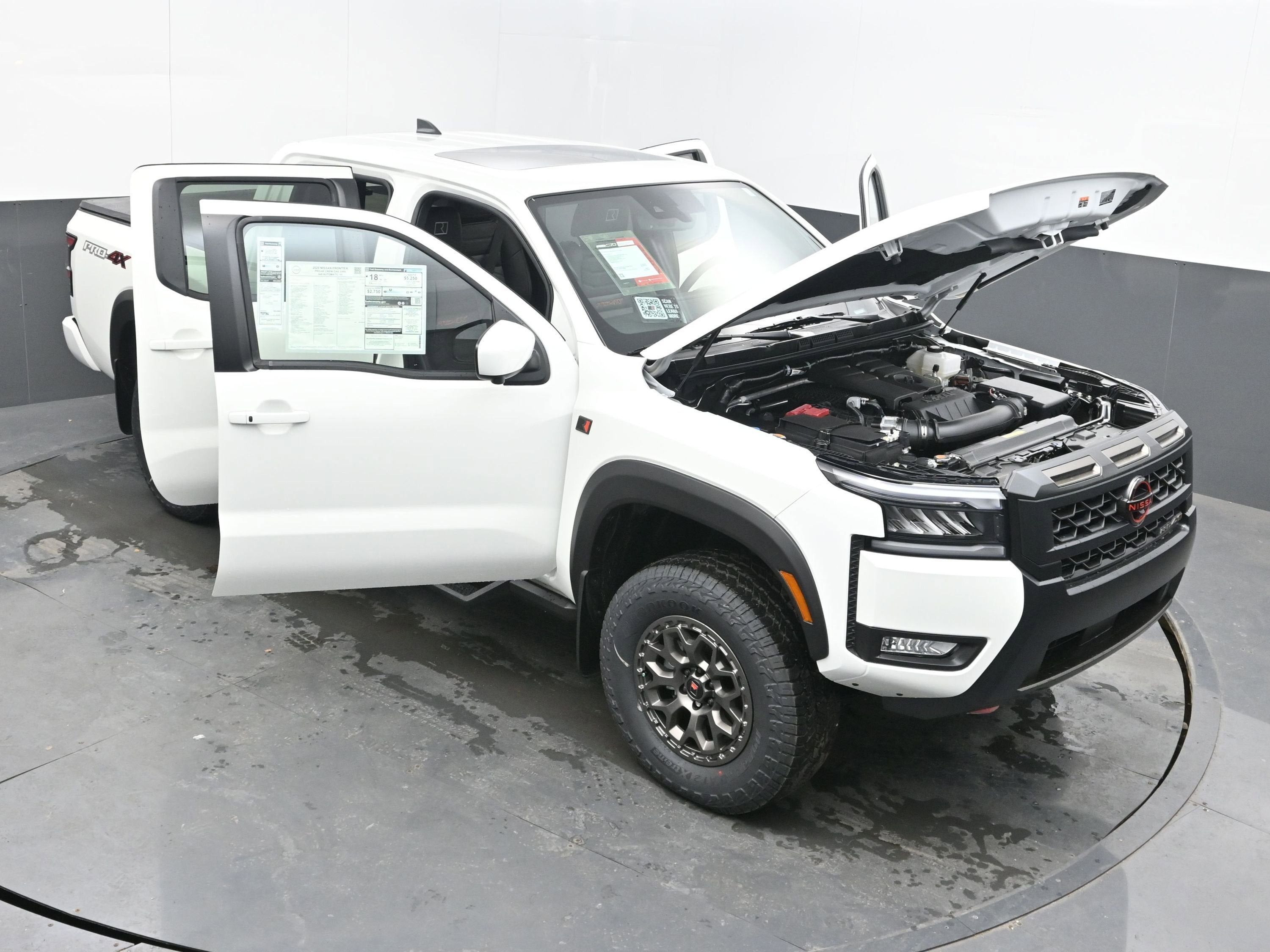 2026 Nissan FRONTIER PRO-4X w/R Package