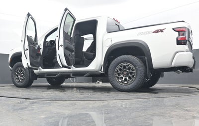 2026 Nissan FRONTIER PRO-4X w/R Package