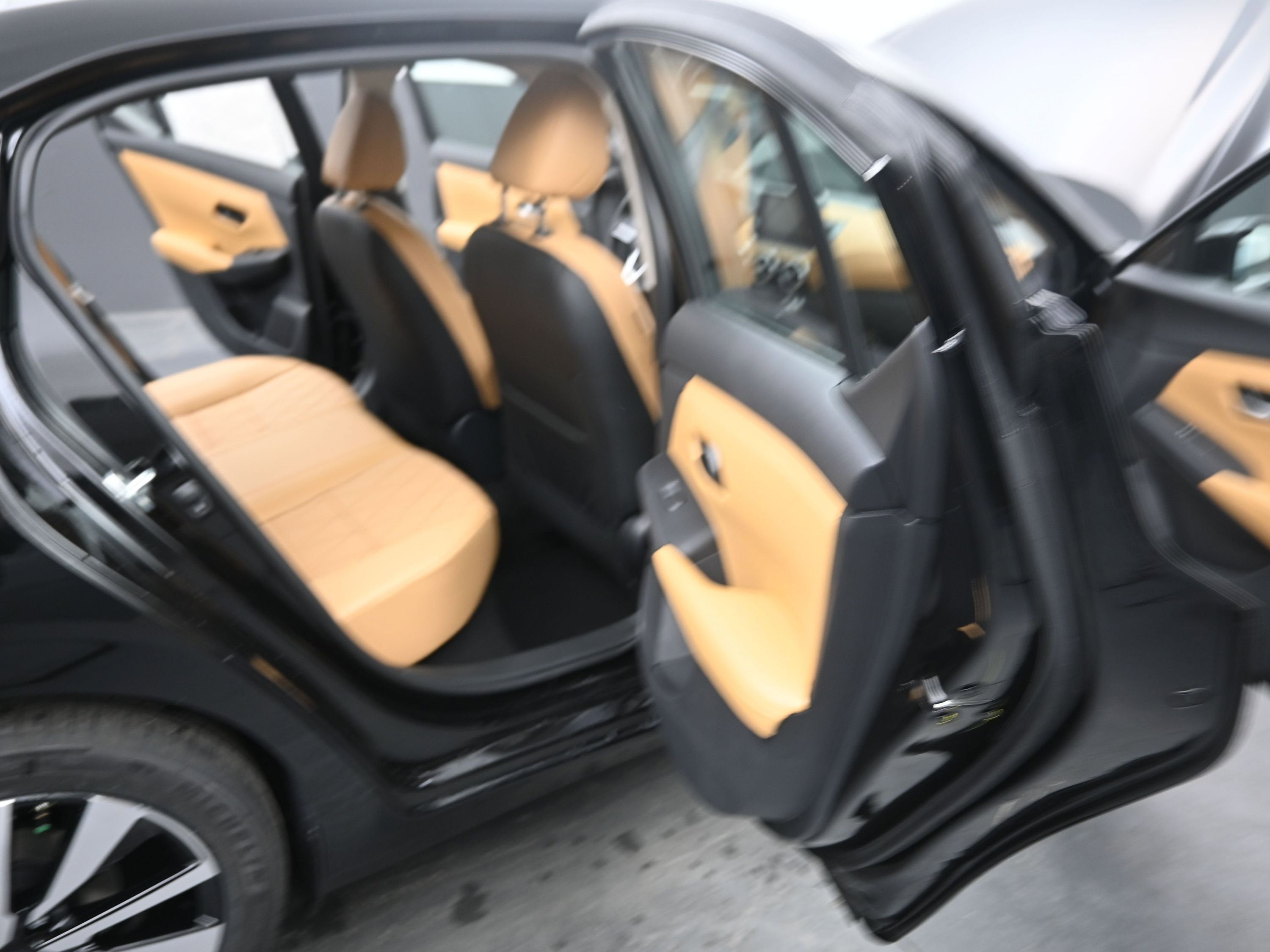 2025 Nissan SENTRA SV PREMIUM