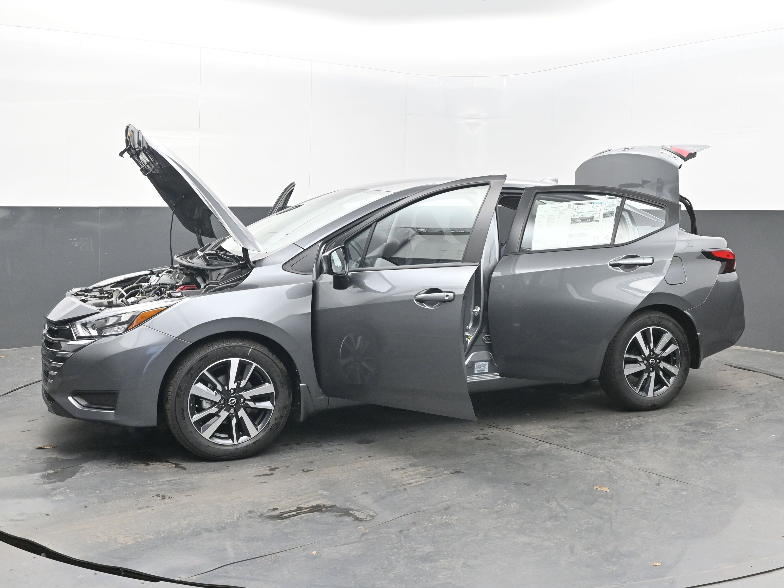 2025 Nissan VERSA SV