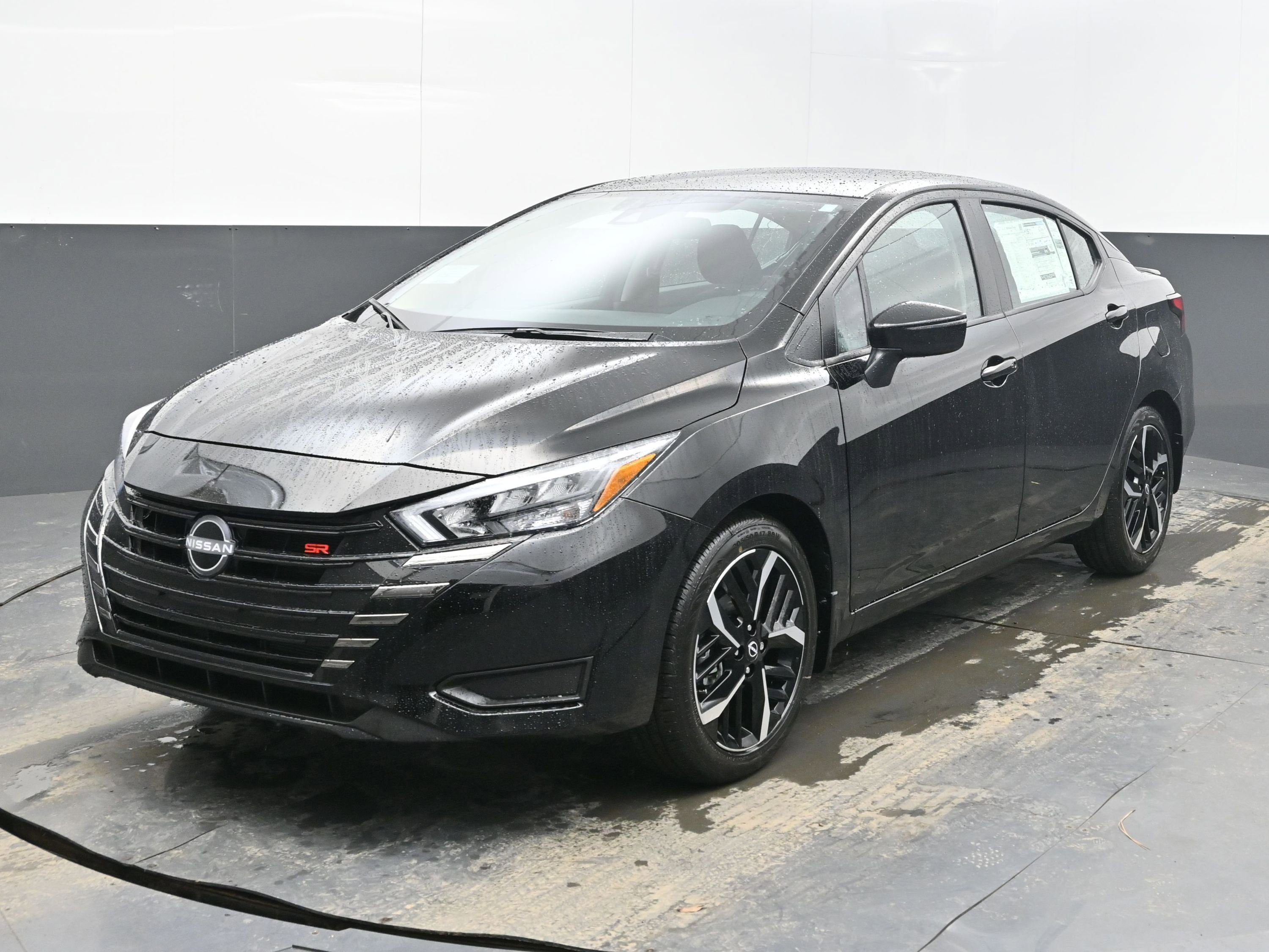 2025 Nissan VERSA SR