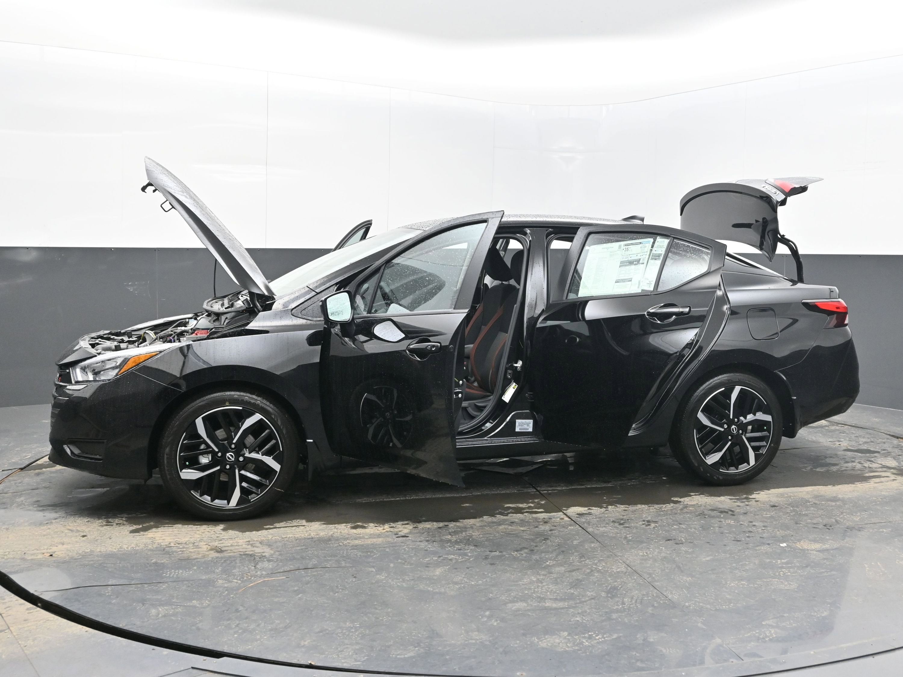 2025 Nissan VERSA SR