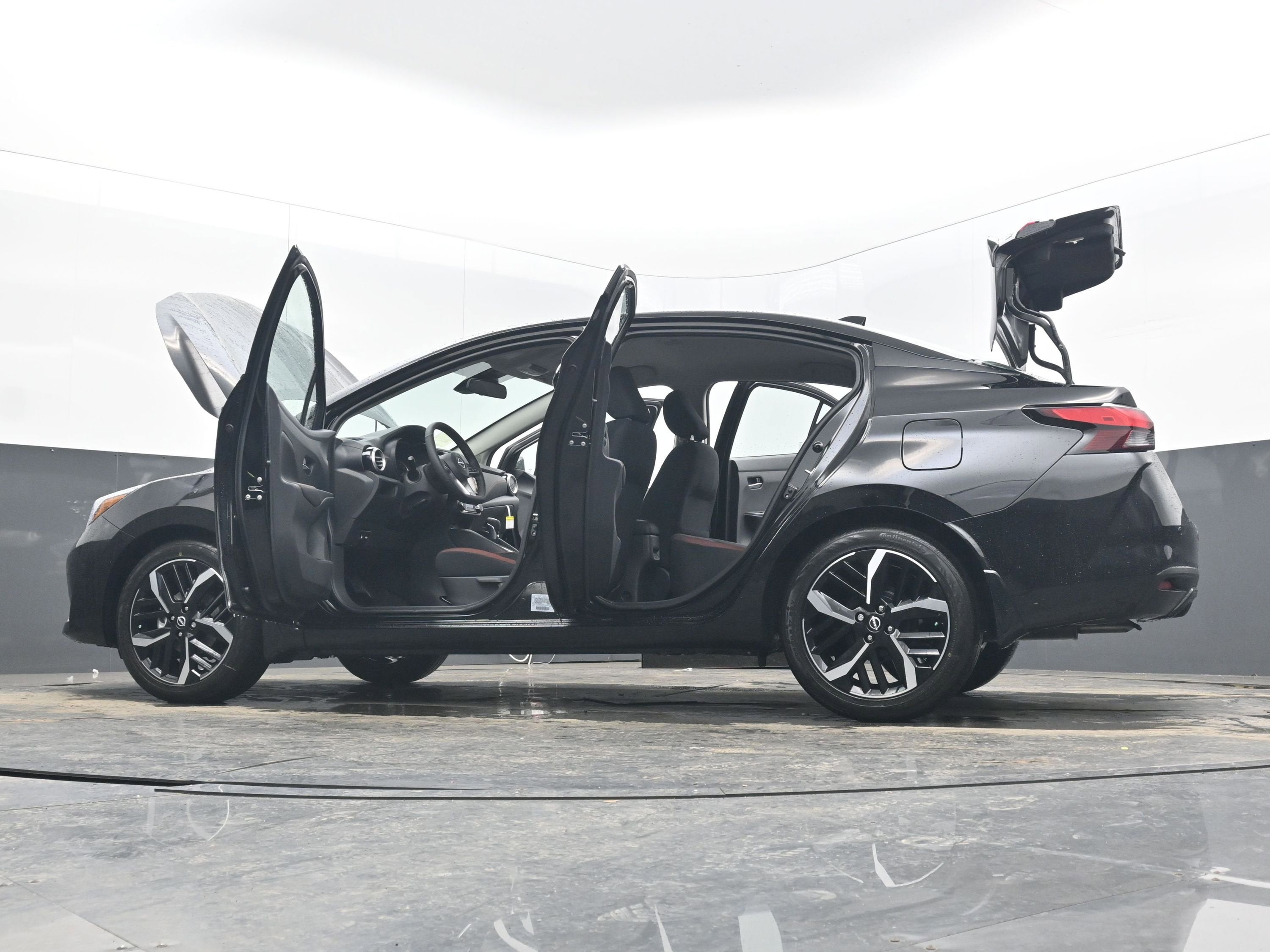 2025 Nissan VERSA SR