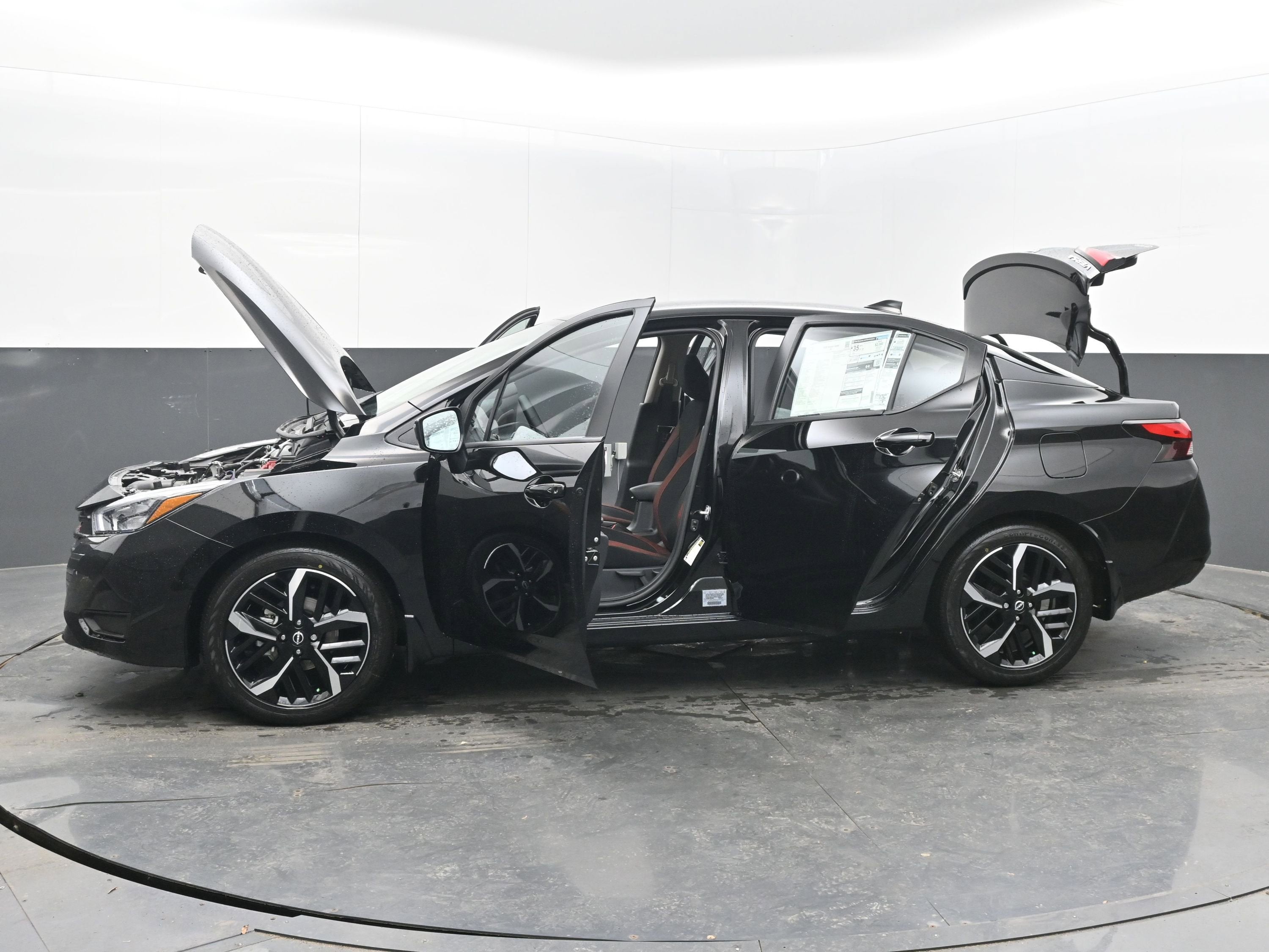 2025 Nissan VERSA SR