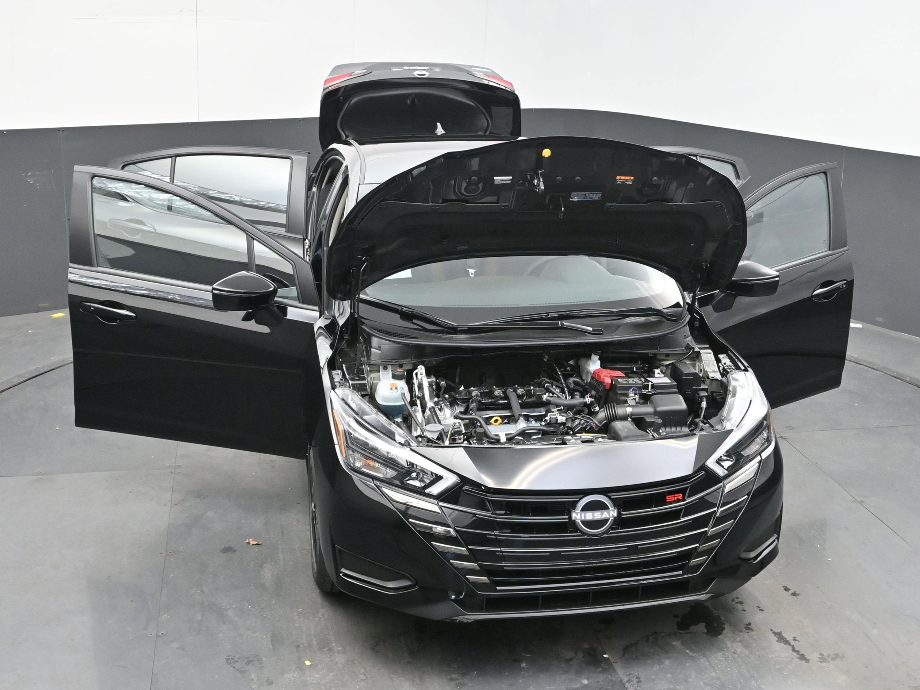 2025 Nissan VERSA SR