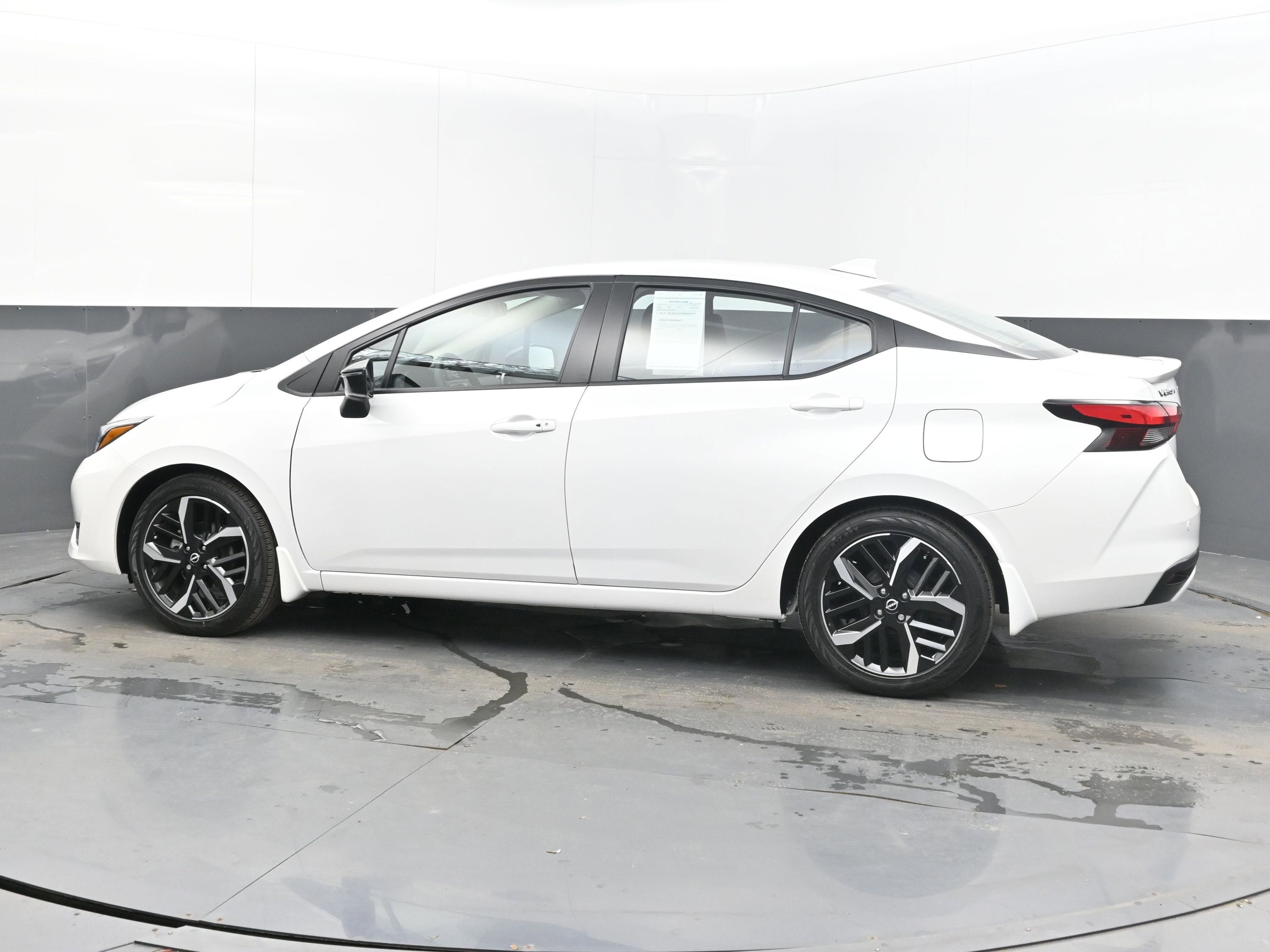 2025 Nissan Versa SR