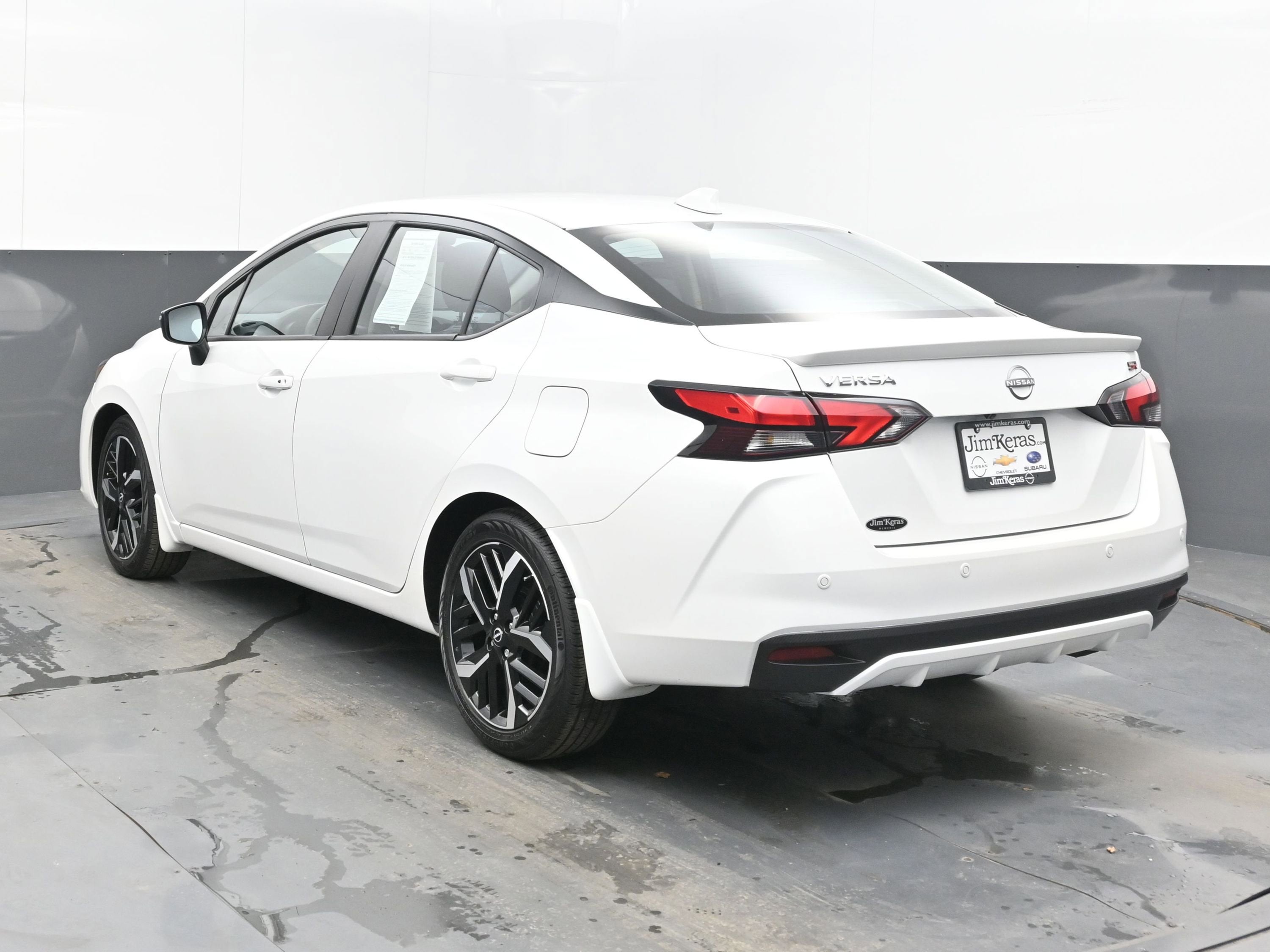 2025 Nissan Versa SR