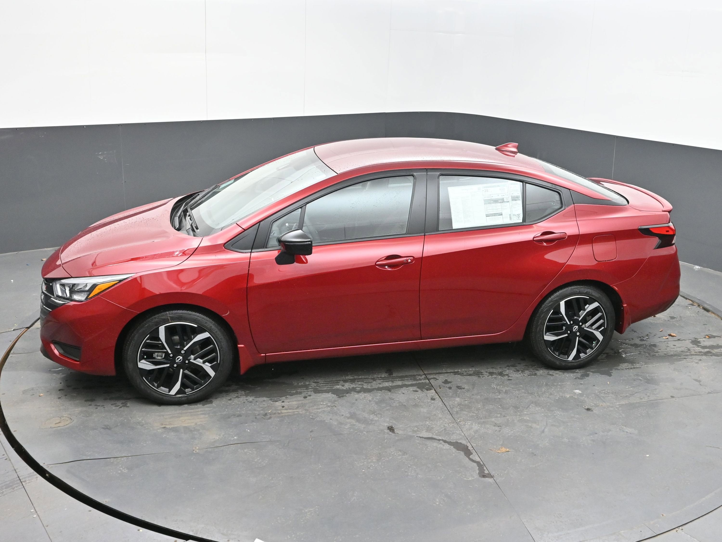 2025 Nissan VERSA SR