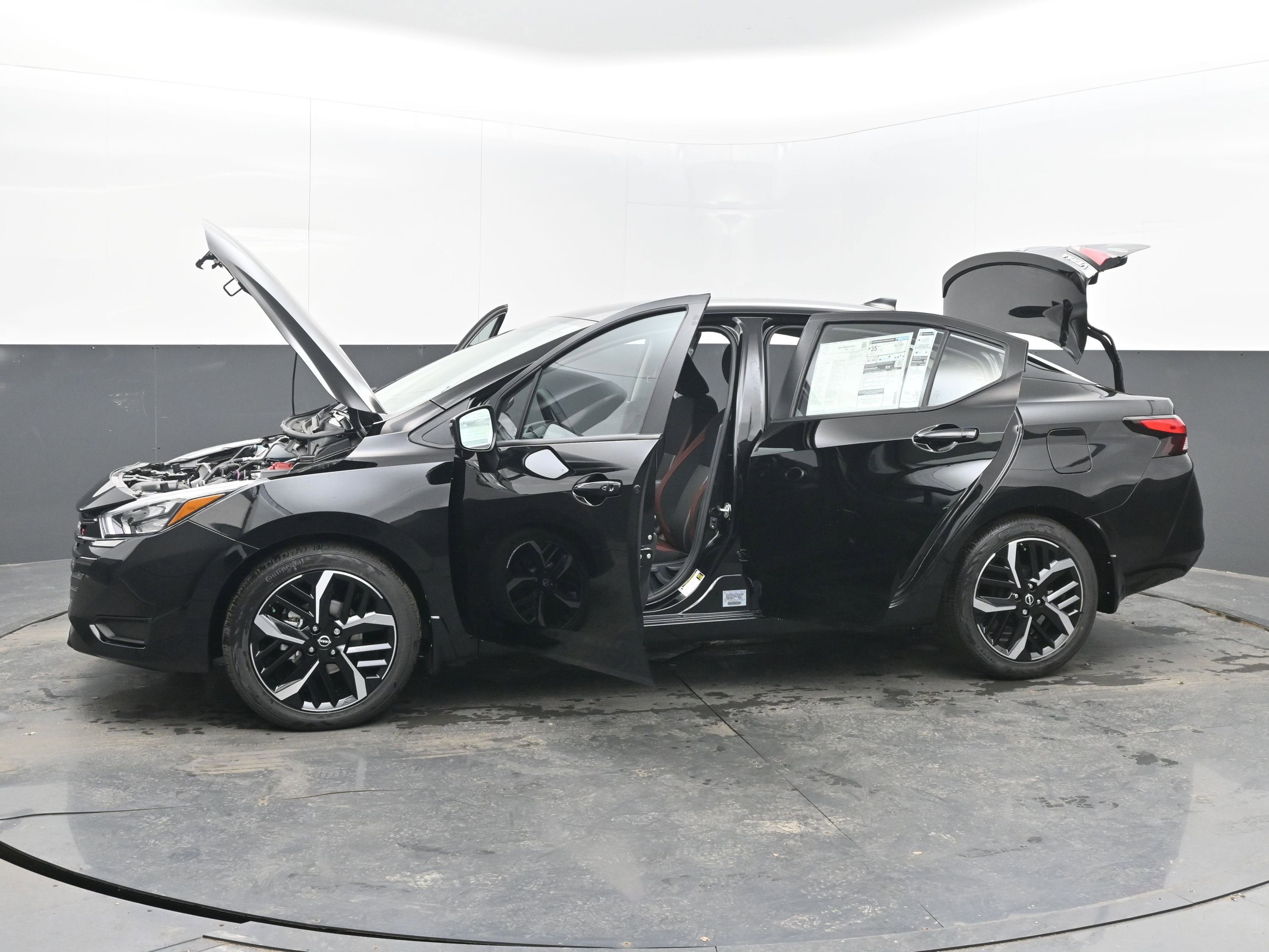 2025 Nissan VERSA SR