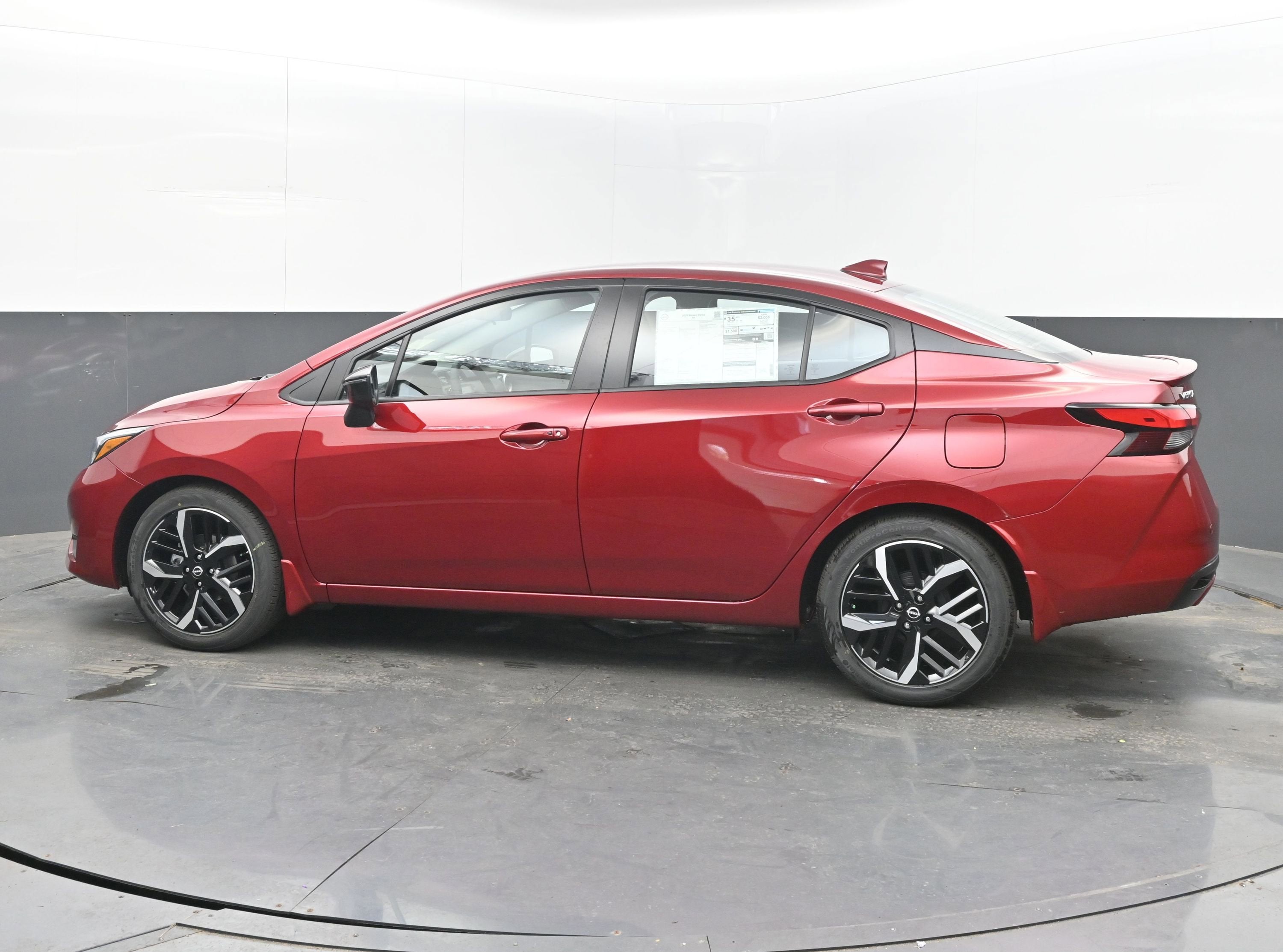 2025 Nissan VERSA SR