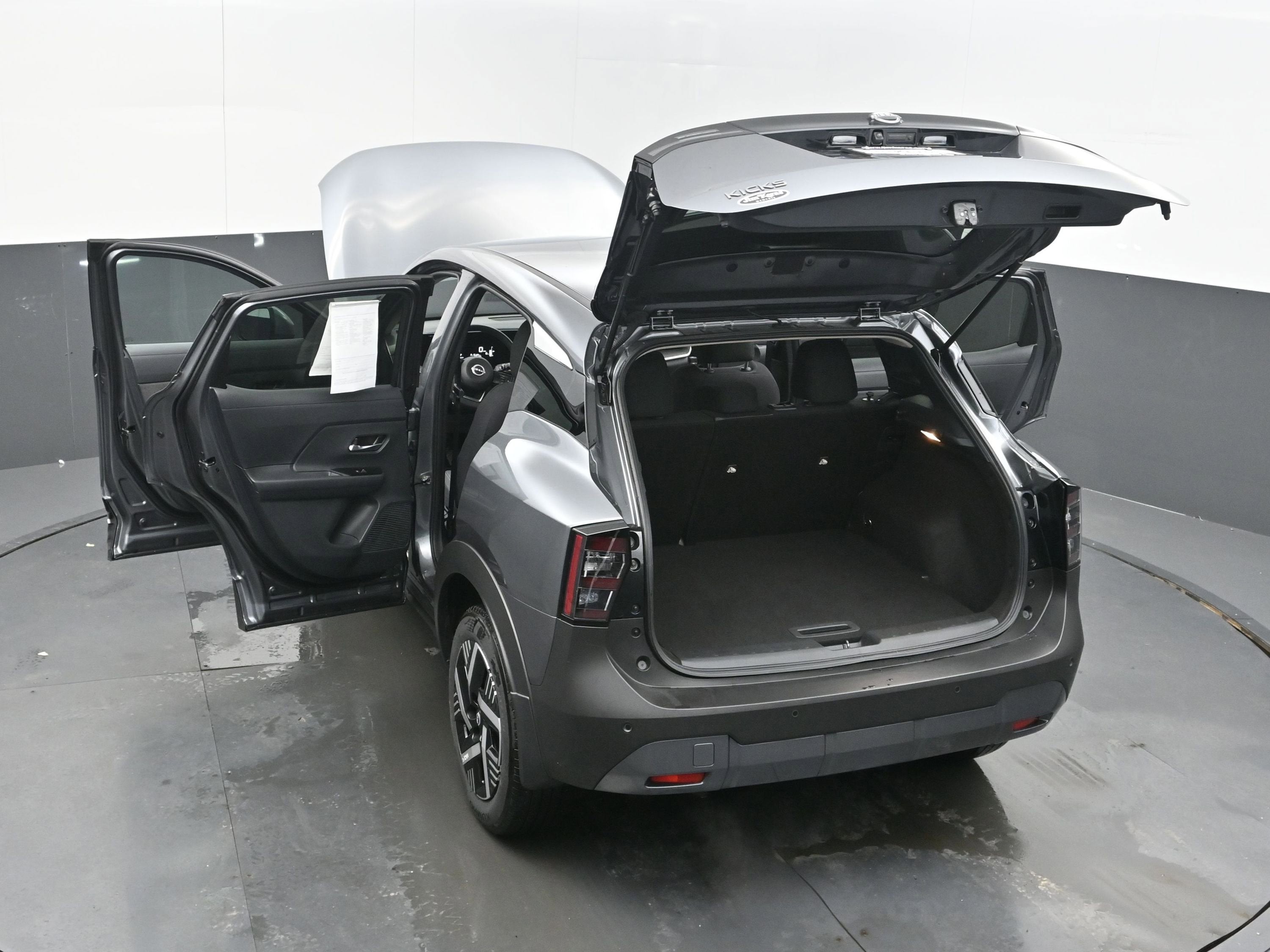 2025 Nissan Kicks SV