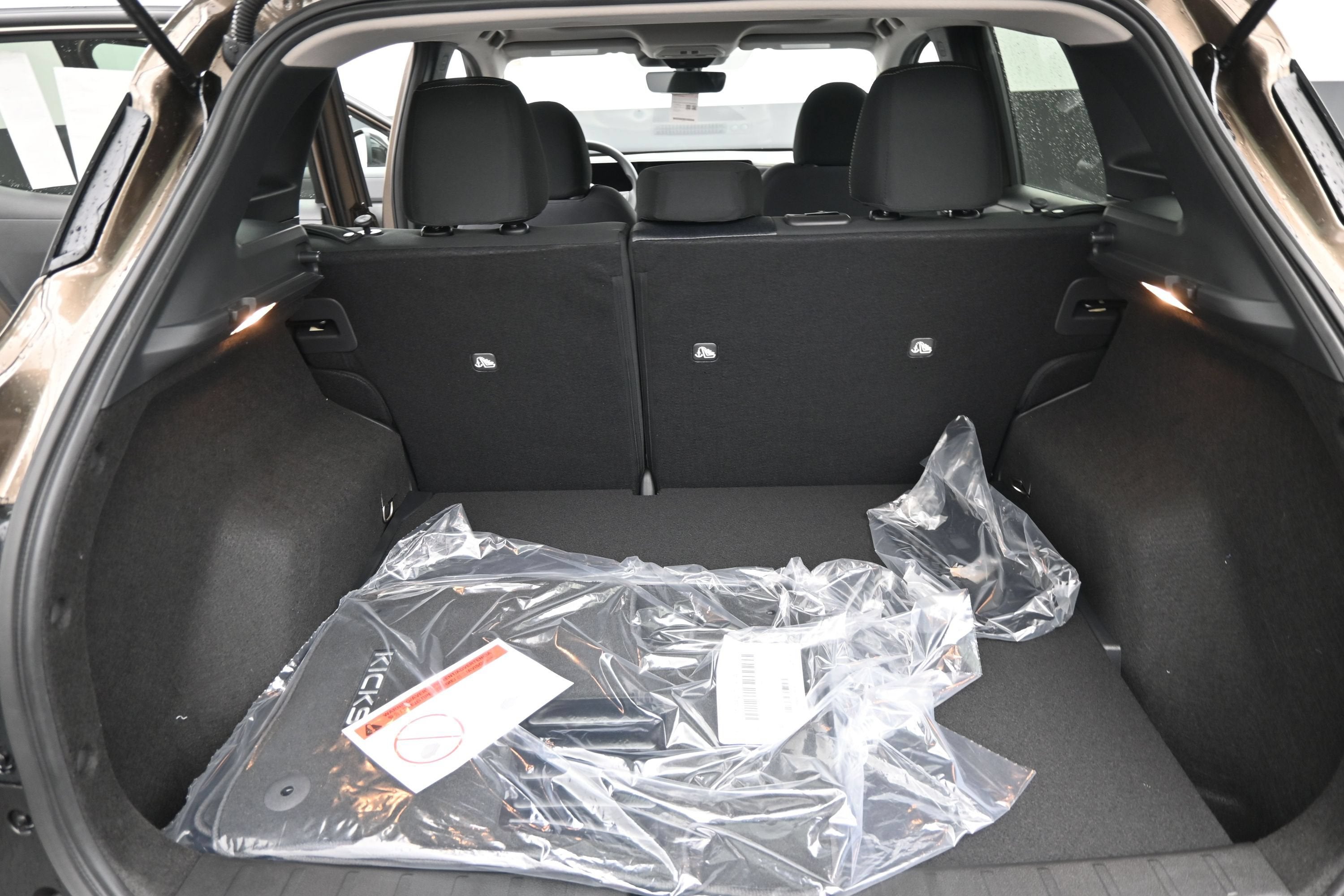 2026 Nissan KICKS SV PREMIUM