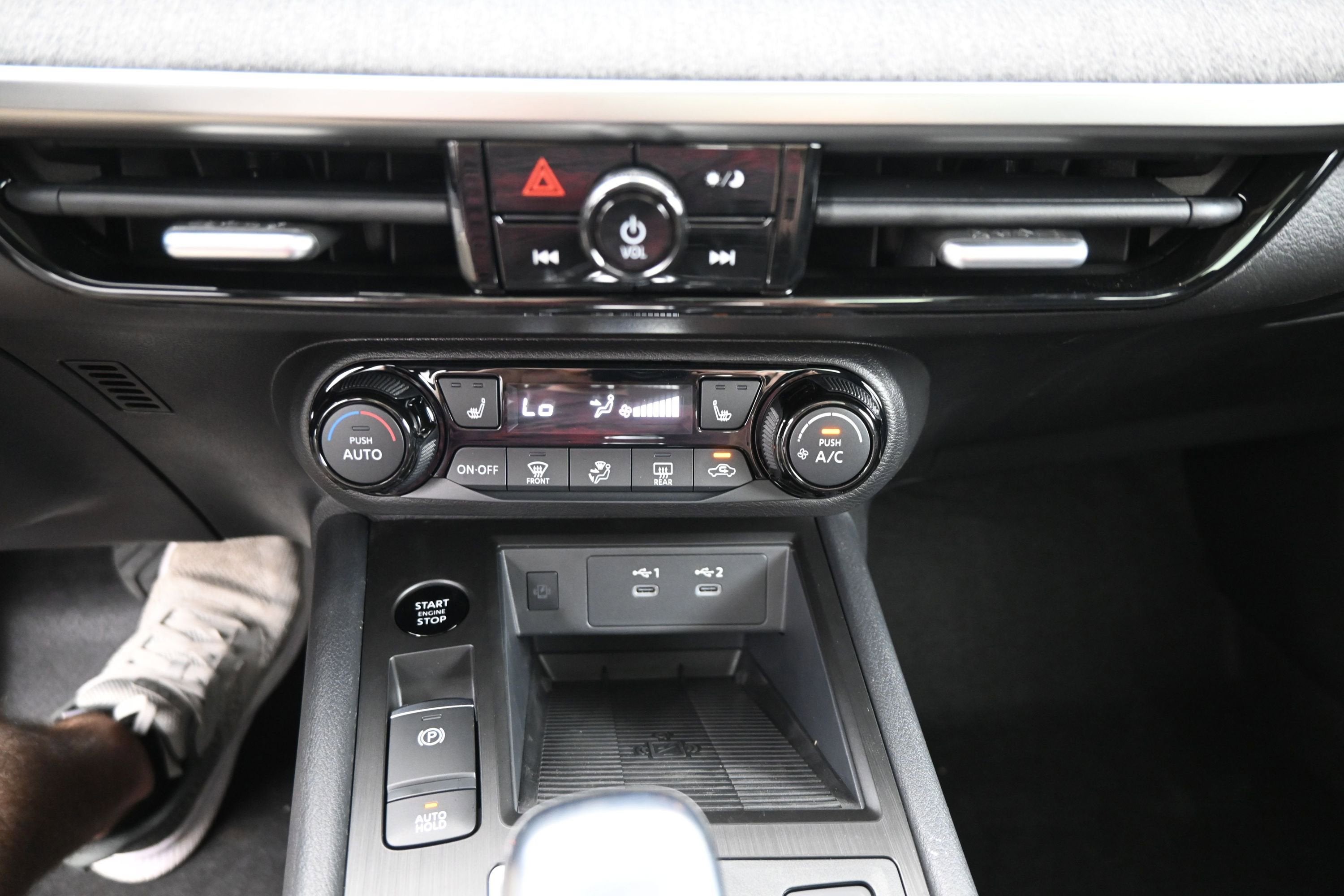 2026 Nissan KICKS SV PREMIUM