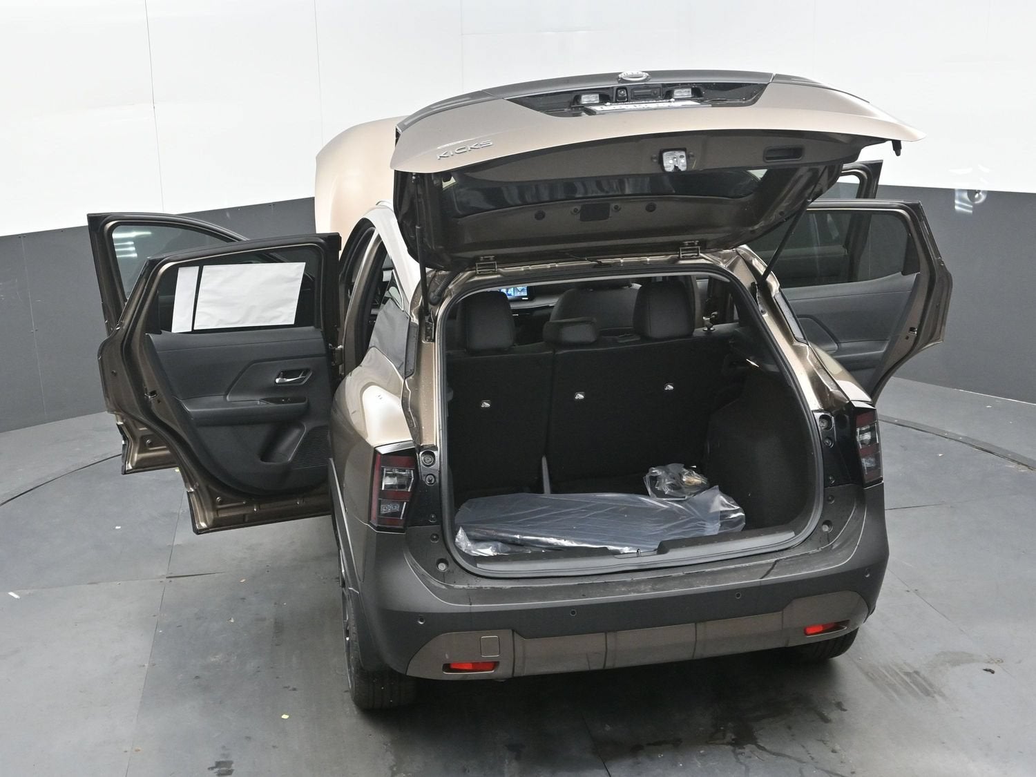 2027 Nissan KICKS SR