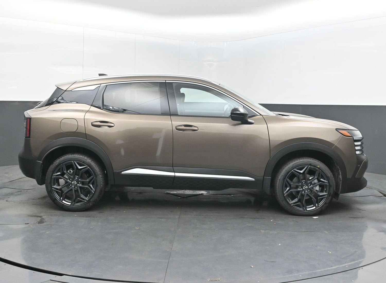 2027 Nissan KICKS SR