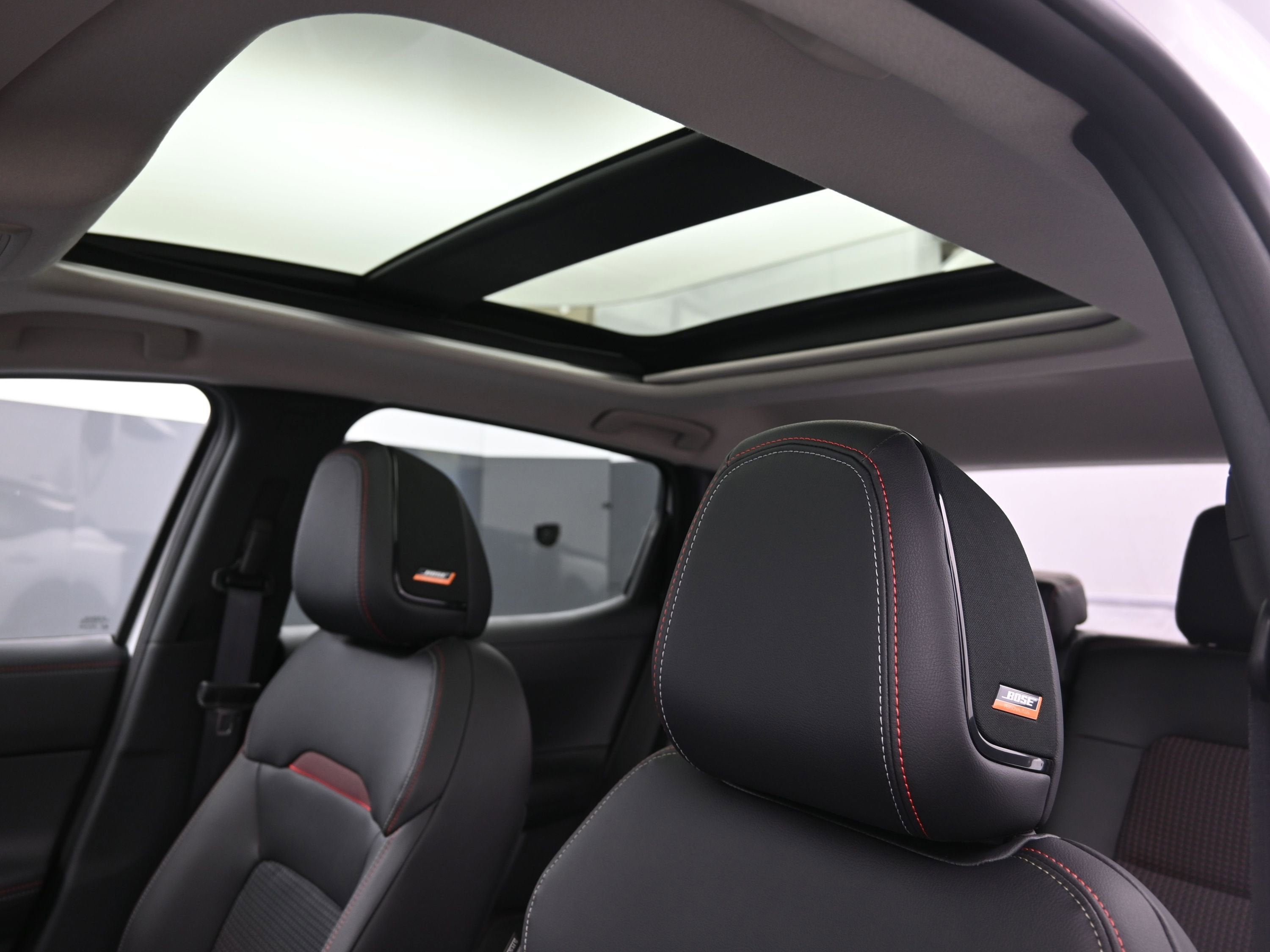 2026 Nissan KICKS SR PREMIUM