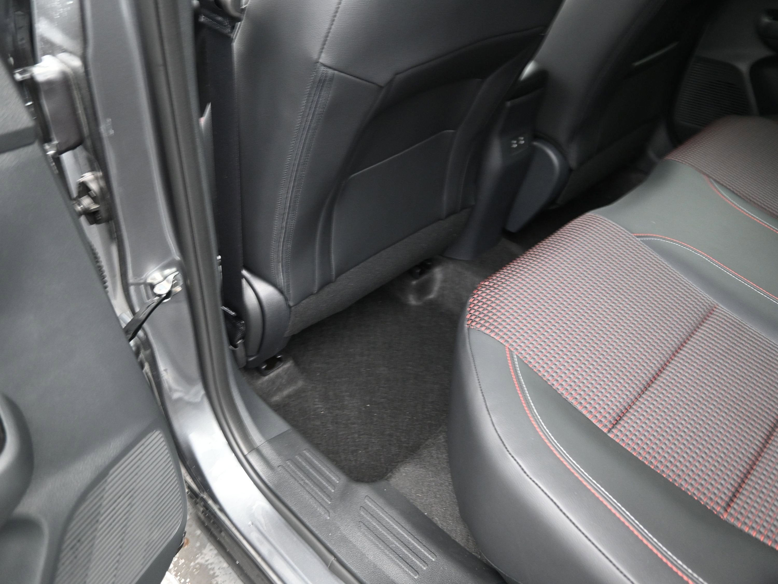 2026 Nissan KICKS SR PREMIUM