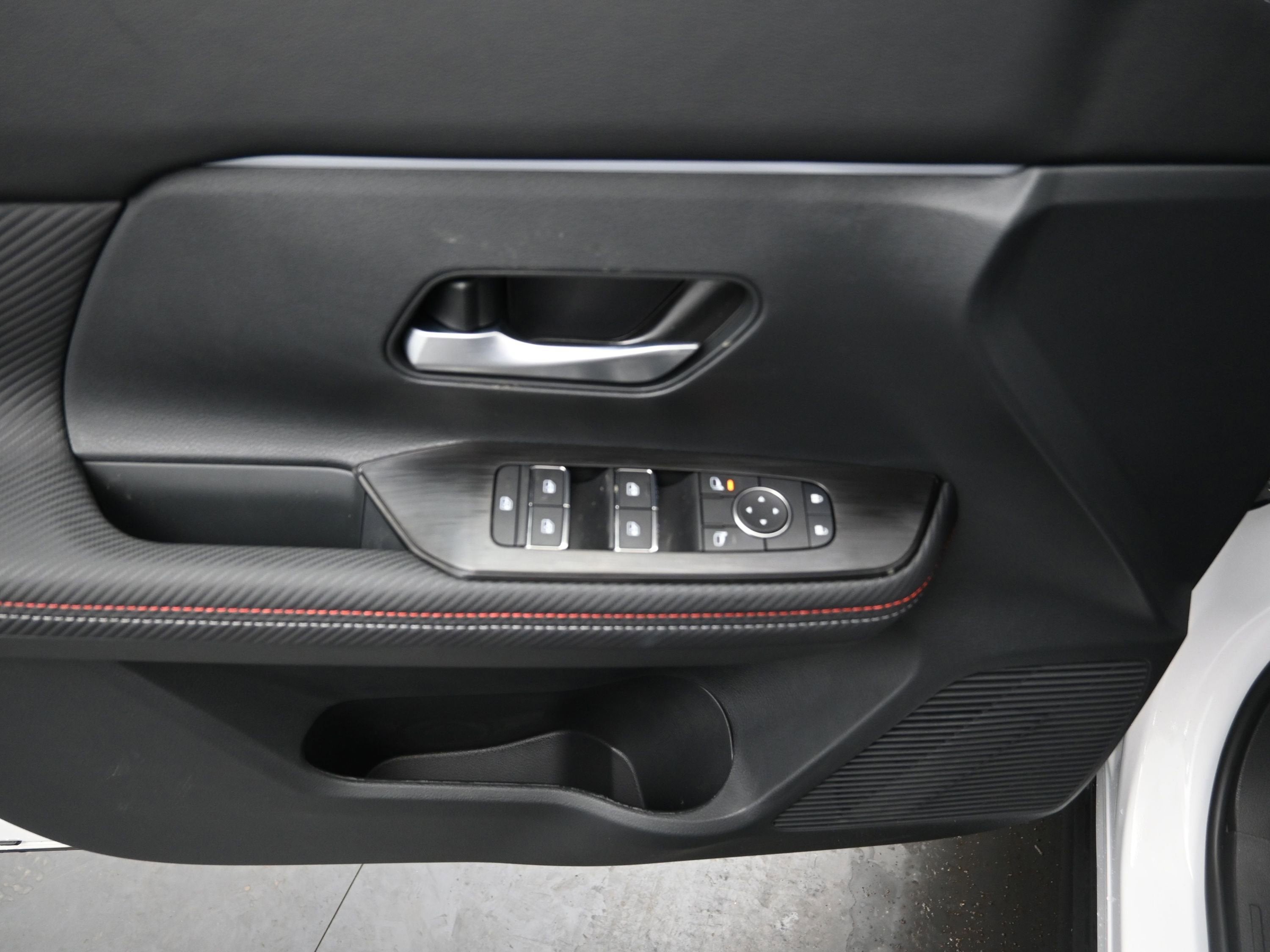 2026 Nissan KICKS SR PREMIUM