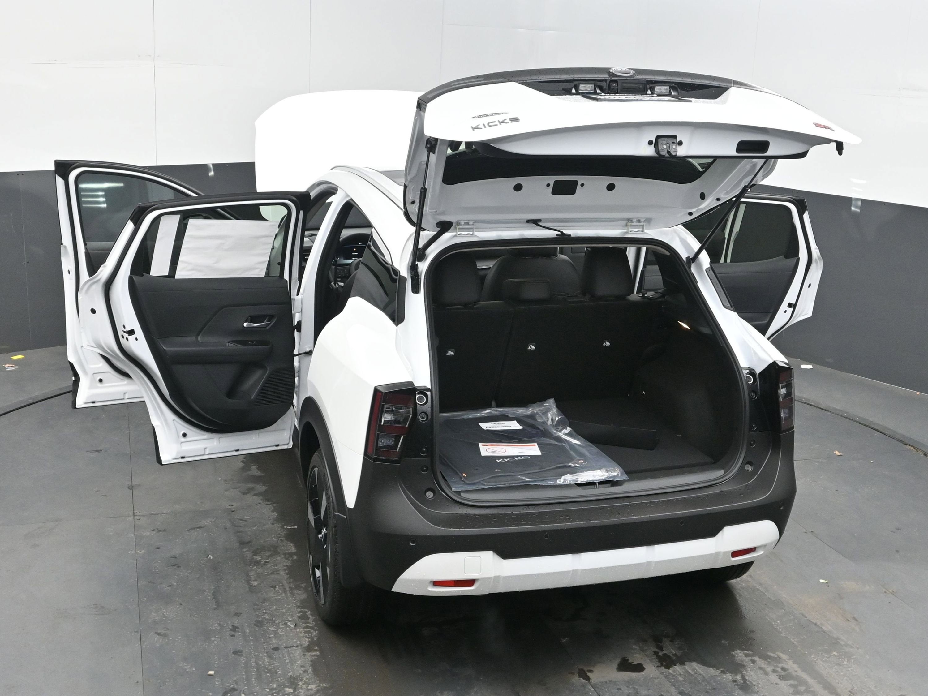 2026 Nissan KICKS SR PREMIUM