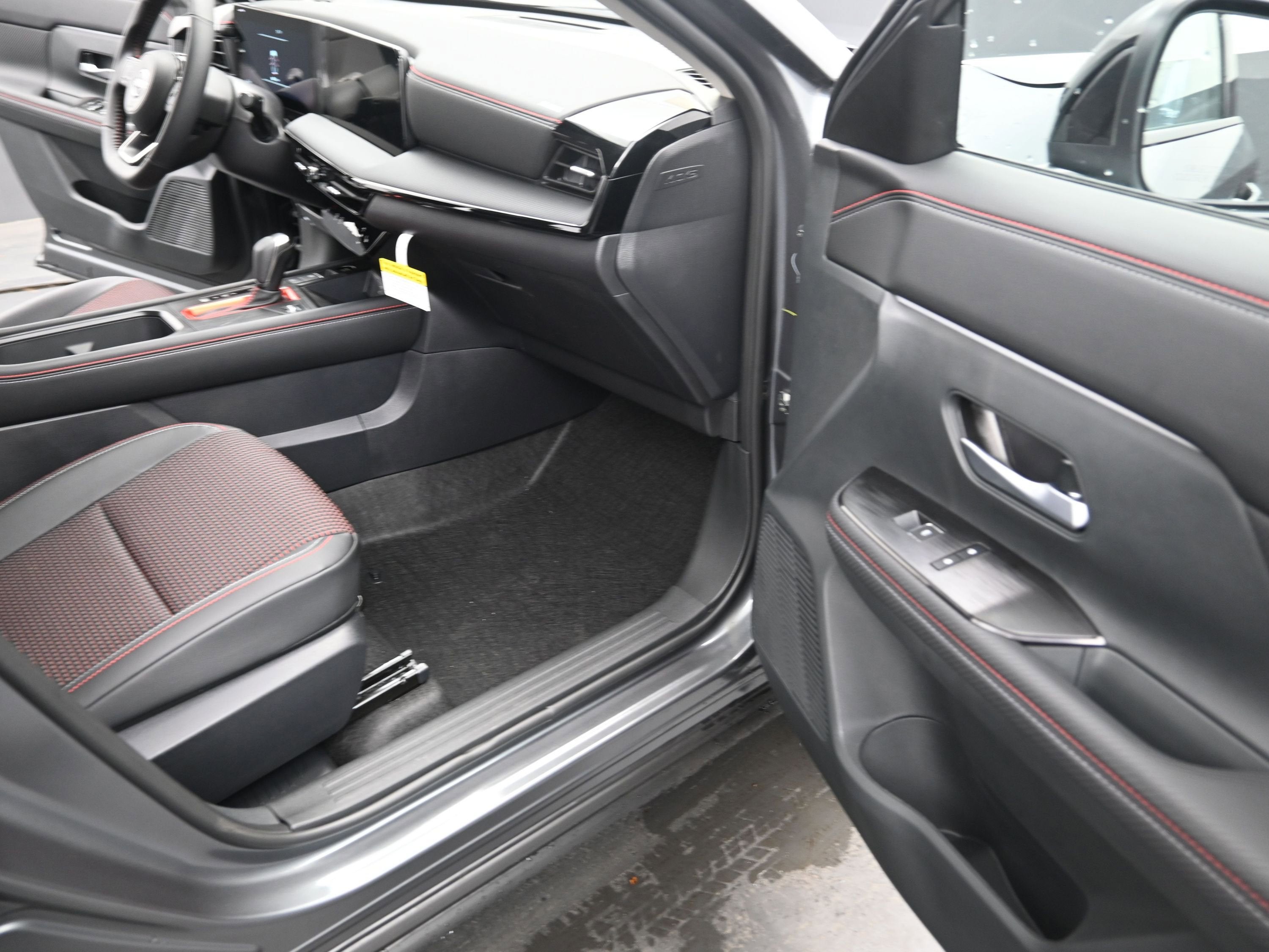 2026 Nissan KICKS SR PREMIUM