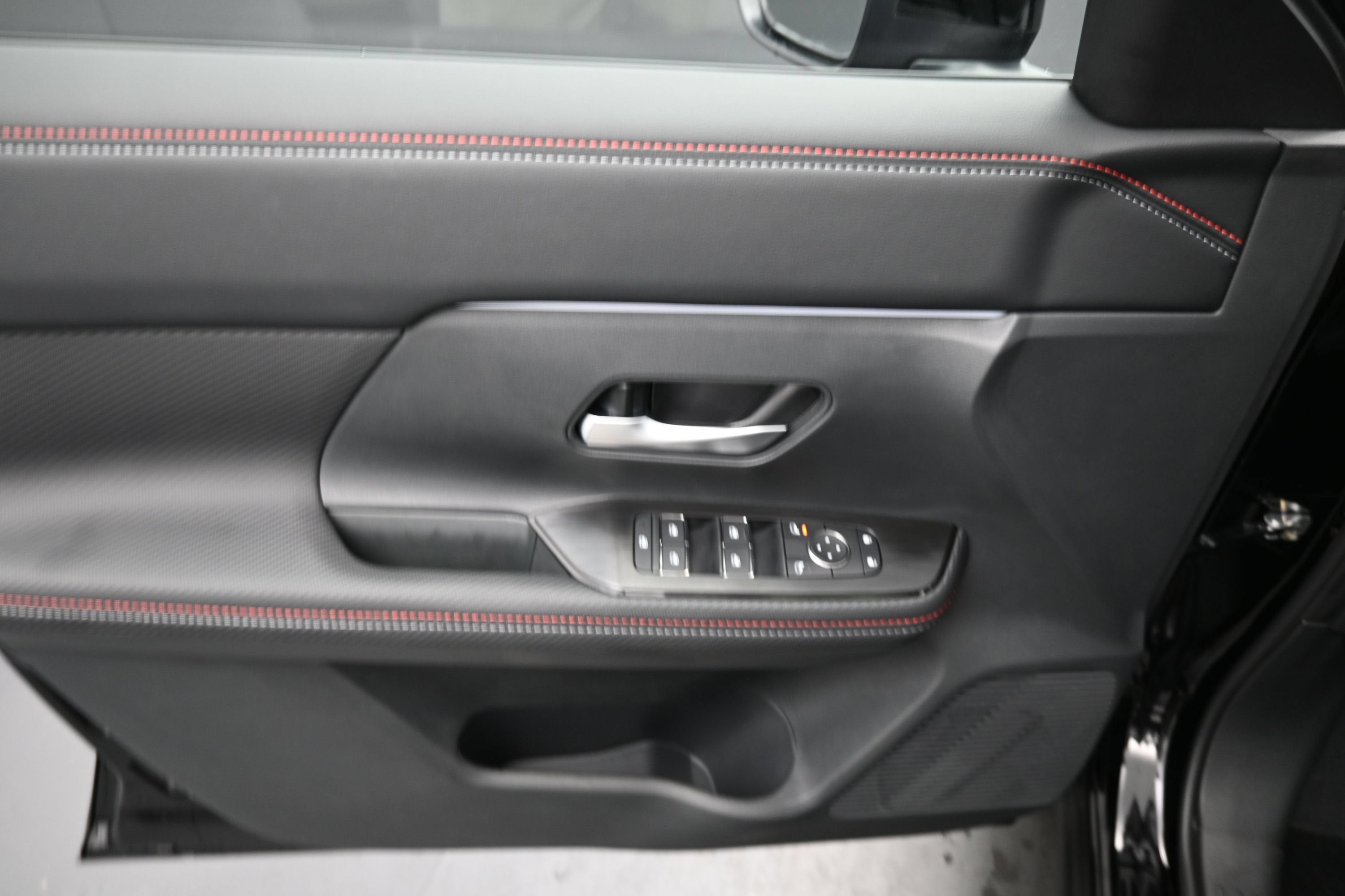 2026 Nissan KICKS SR PREMIUM